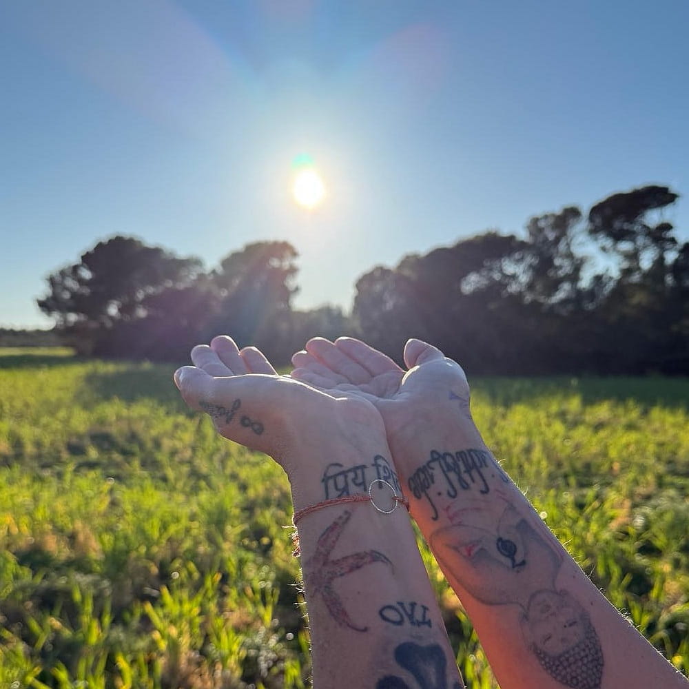 in Kontakt mit der Natur