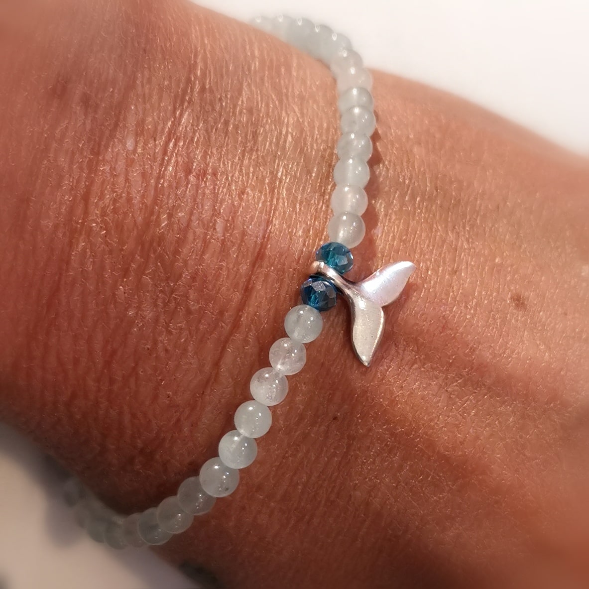 geweiht: Aquamarin Beryll Karma Edelstein Walflosse Armband, Krafttier Talisman, Heilsteine AA Qualität, Inneres Wissen