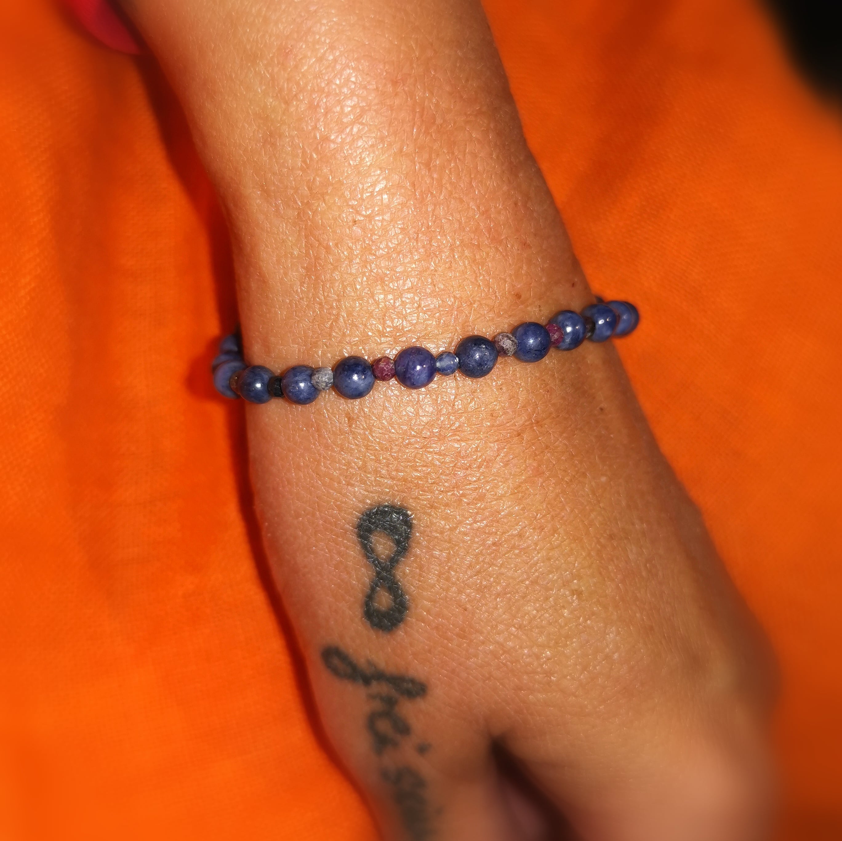geweihtes Unikat Saphir Edelstein Heilstein Karma Armband, aura chakra wellness, Selbstzentrierung