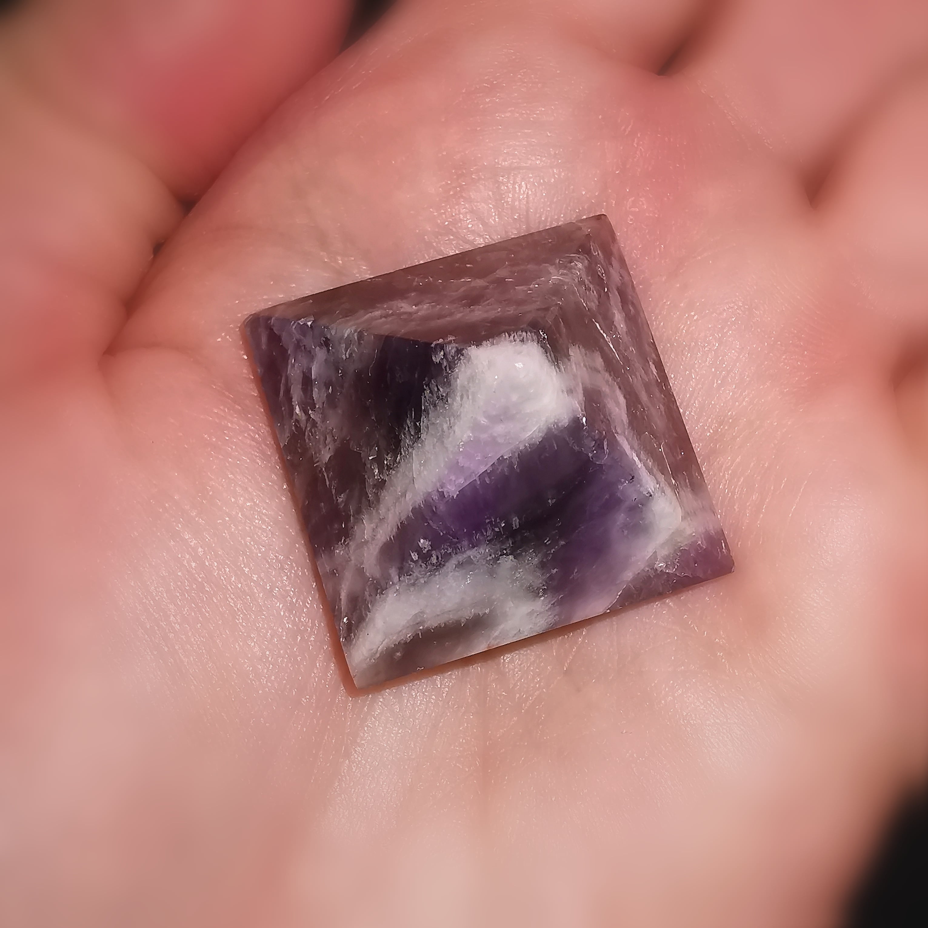 Unikat Amethyst Karma Armband, lichtvolle Edelsteine in AA Qualität, mit Heilstein Pyramide, Geschenkset geweiht