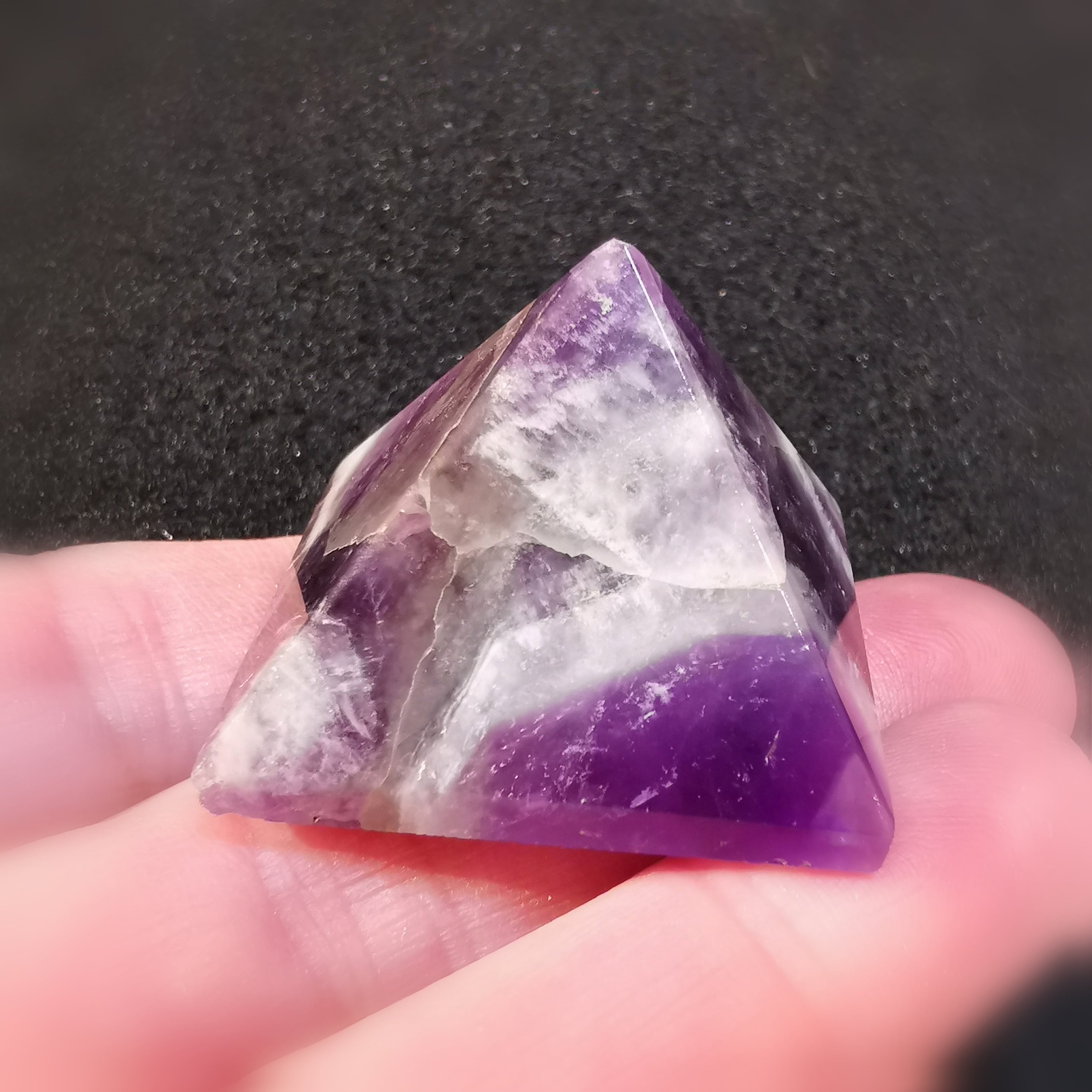 Amethyst Edelstein Pyramide, Gesundheit für Körper, Geist und Seele - Harmonie