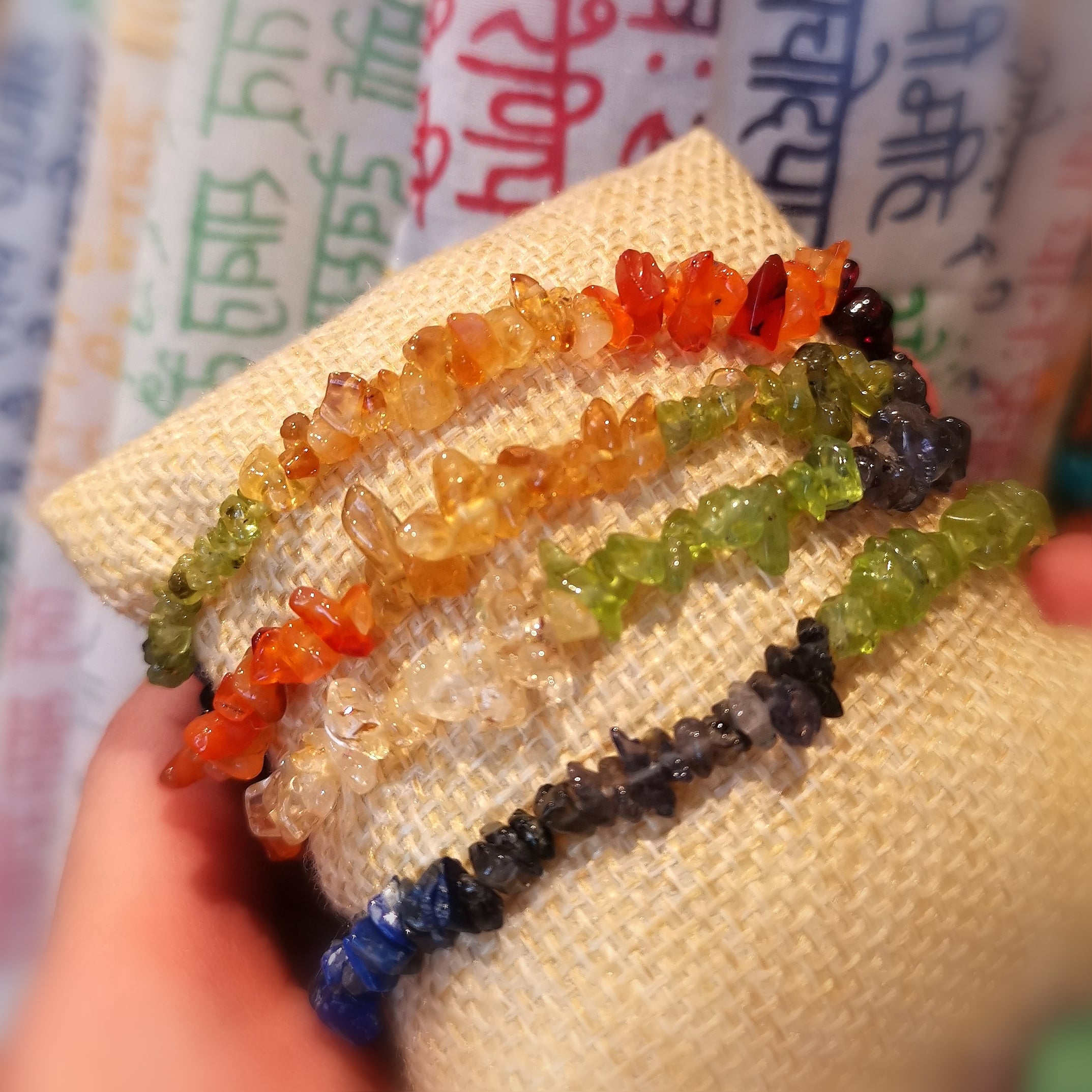 geweihtes Chakra Chakren Edelstein Heilstein Karma Armband mit 7 Steinen, authentisch leben