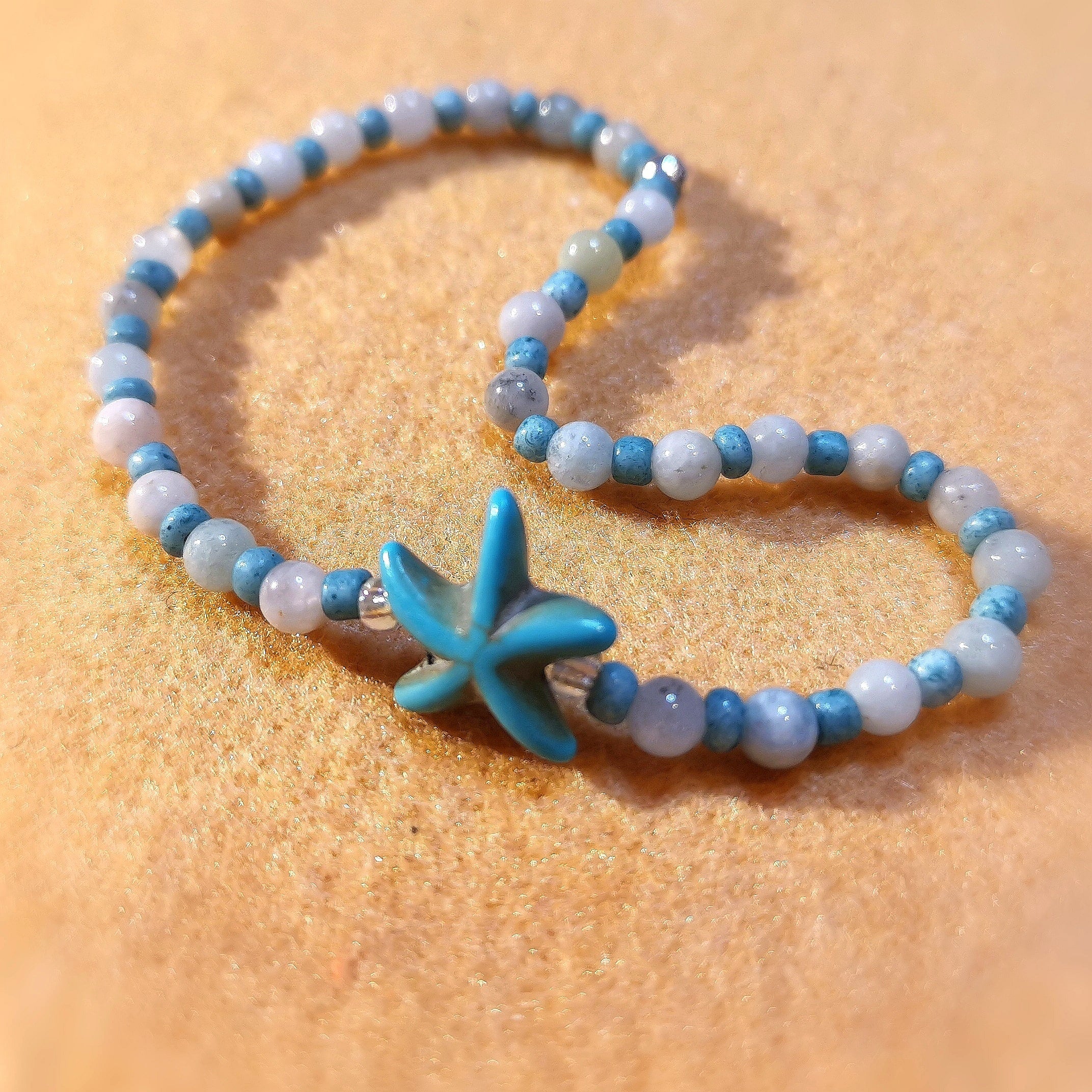 Aquamarin Beryll Seestern Karma Armband, lichtvoller Edelstein, Boho Heilstein Schmuck, Wunder des Lebens