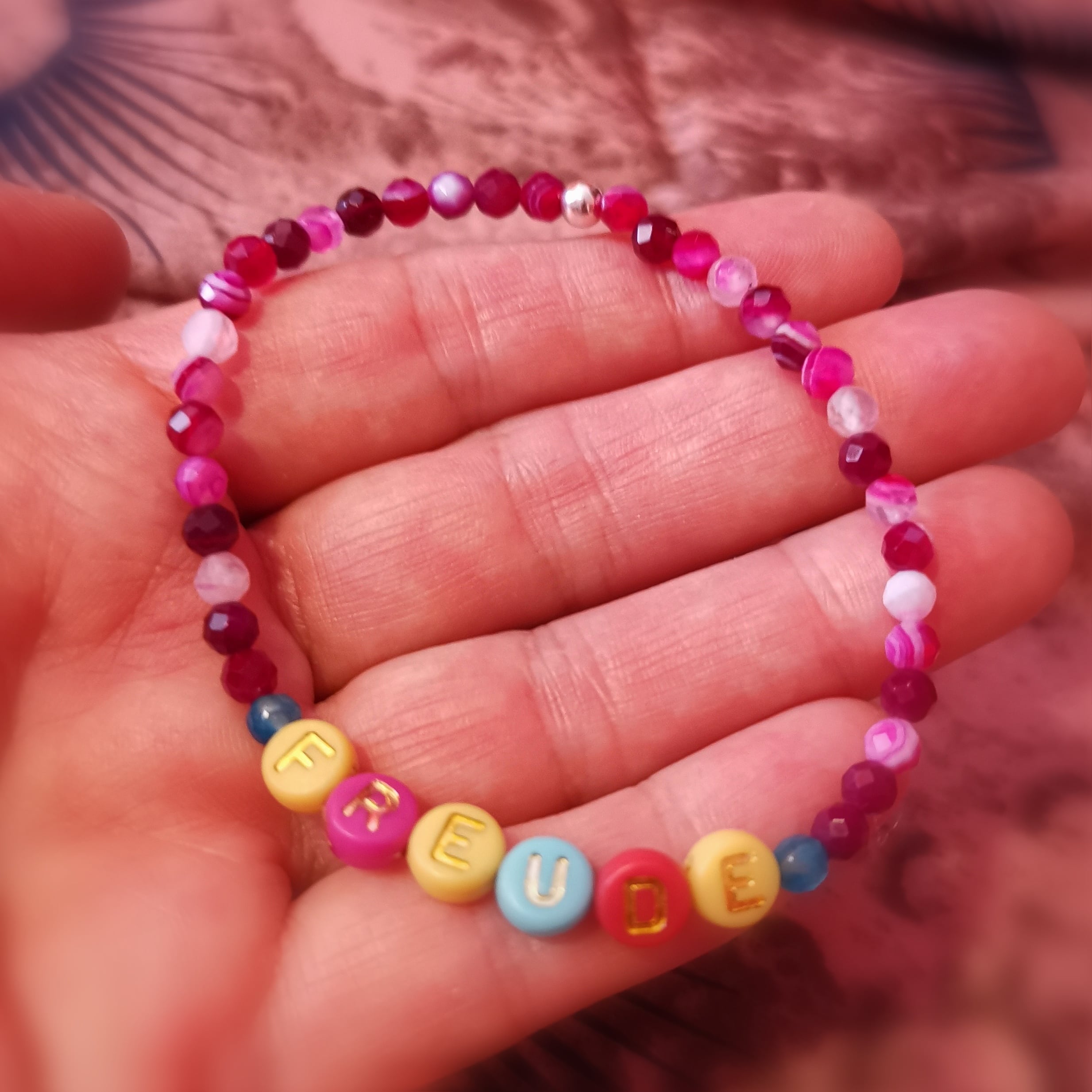 Achat PINK, "stille Worte" Heilstein Edelstein Karma Armband, Glücksachat geweiht, Freude Freude Freude