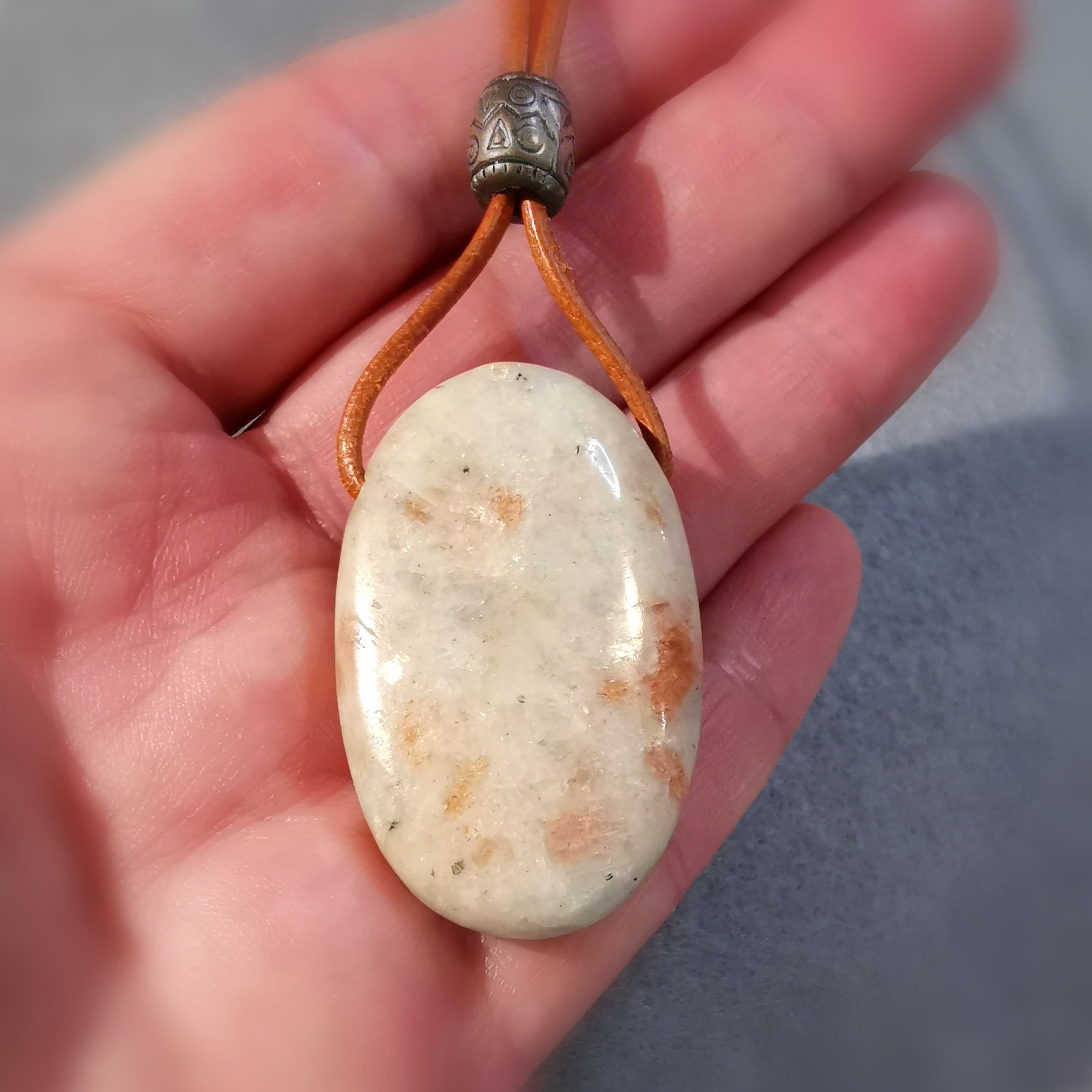 Sonnenstein Edelstein Heilstein Leder Karma Kette, Solarplexus-Chakra - innere Sonne