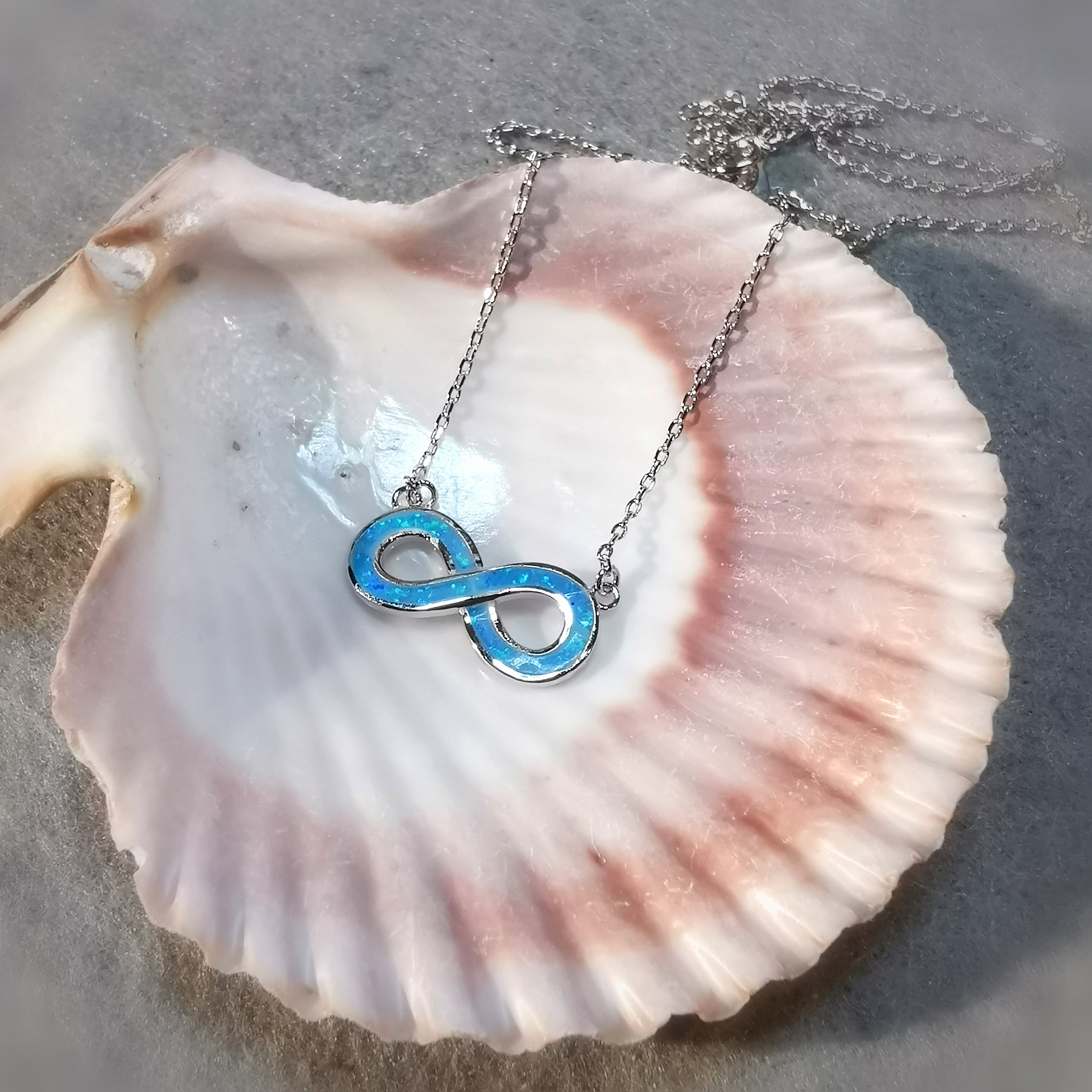 Opal Infinity Edelstein Karma Kette – geweiht für Seelenkraft & unendliche Liebe