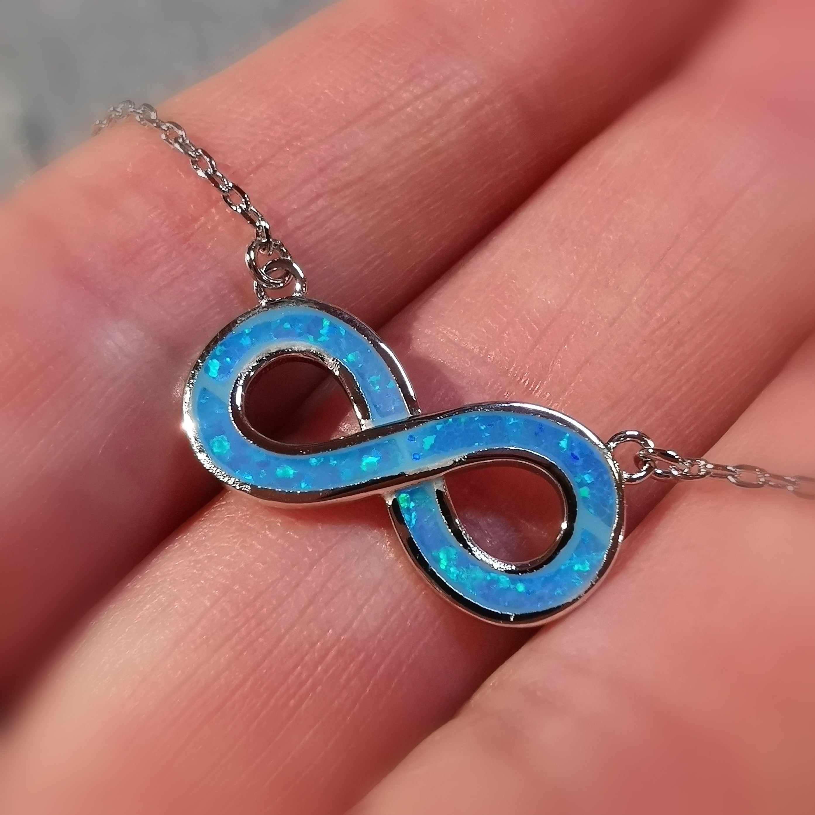 Opal Infinity Edelstein Karma Kette – geweiht für Seelenkraft & unendliche Liebe