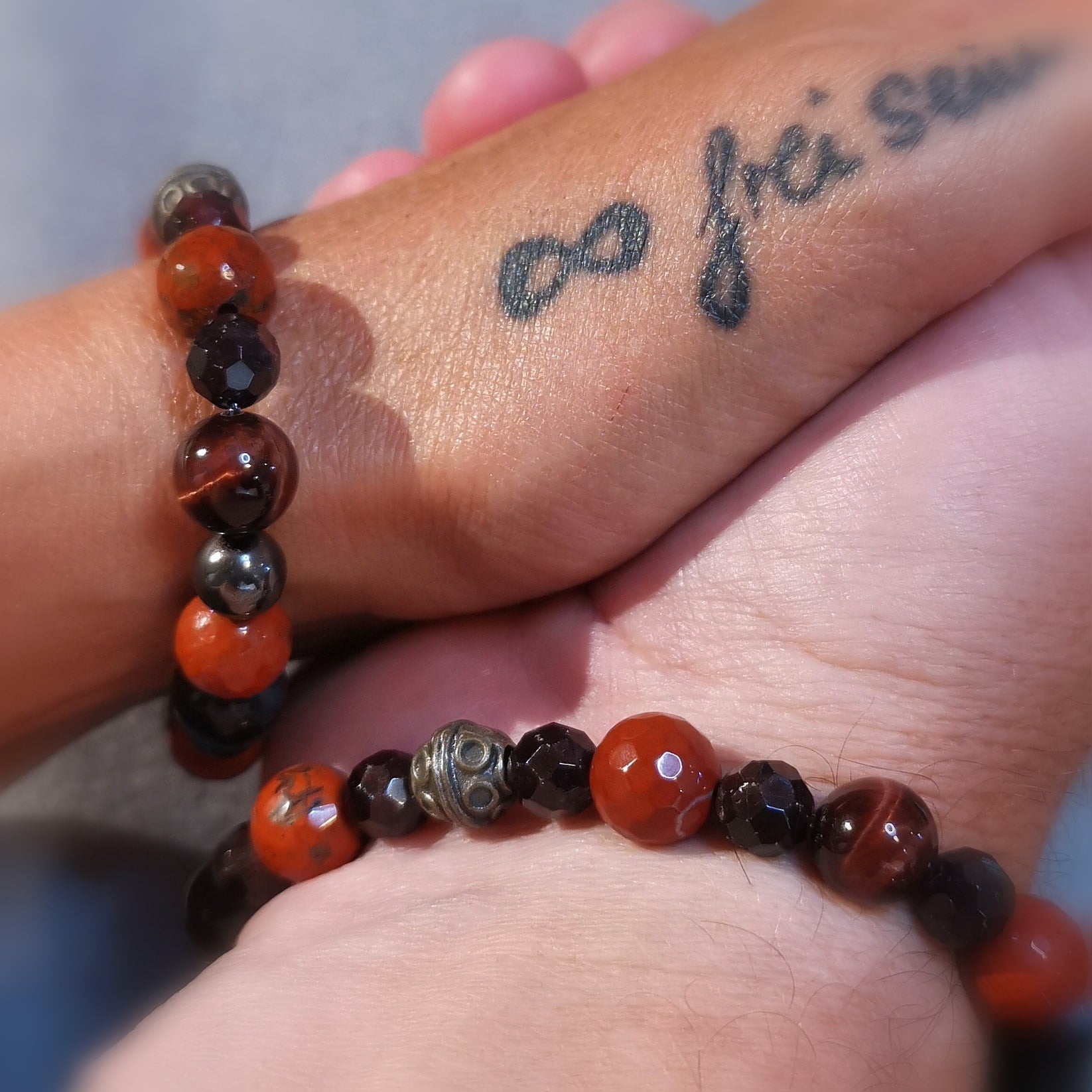 Granat Hämatit Jaspis Falkenauge Paar Schmuck Armband Set, 2 Karma Armbänder, geweiht, Liebe und Freundschaft