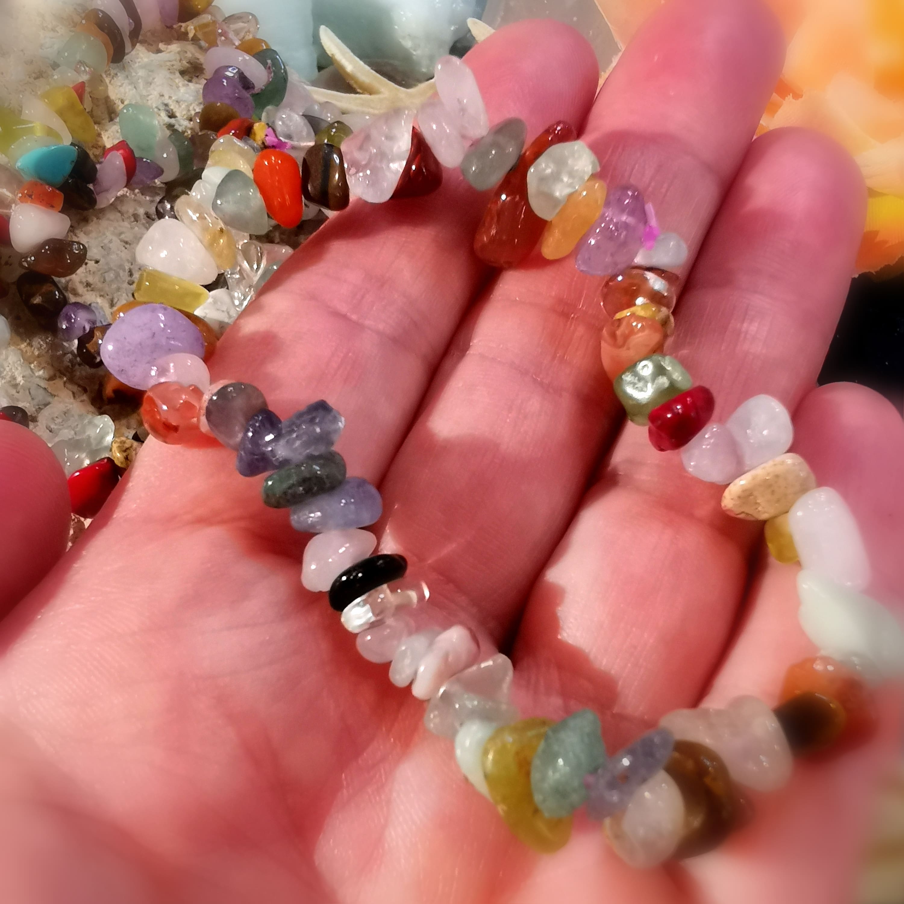 Edelstein Heilstein Mix bunt, 1000 Kostbarkeiten, Aura Chakra Boho Armband geweiht mit Licht und Liebe