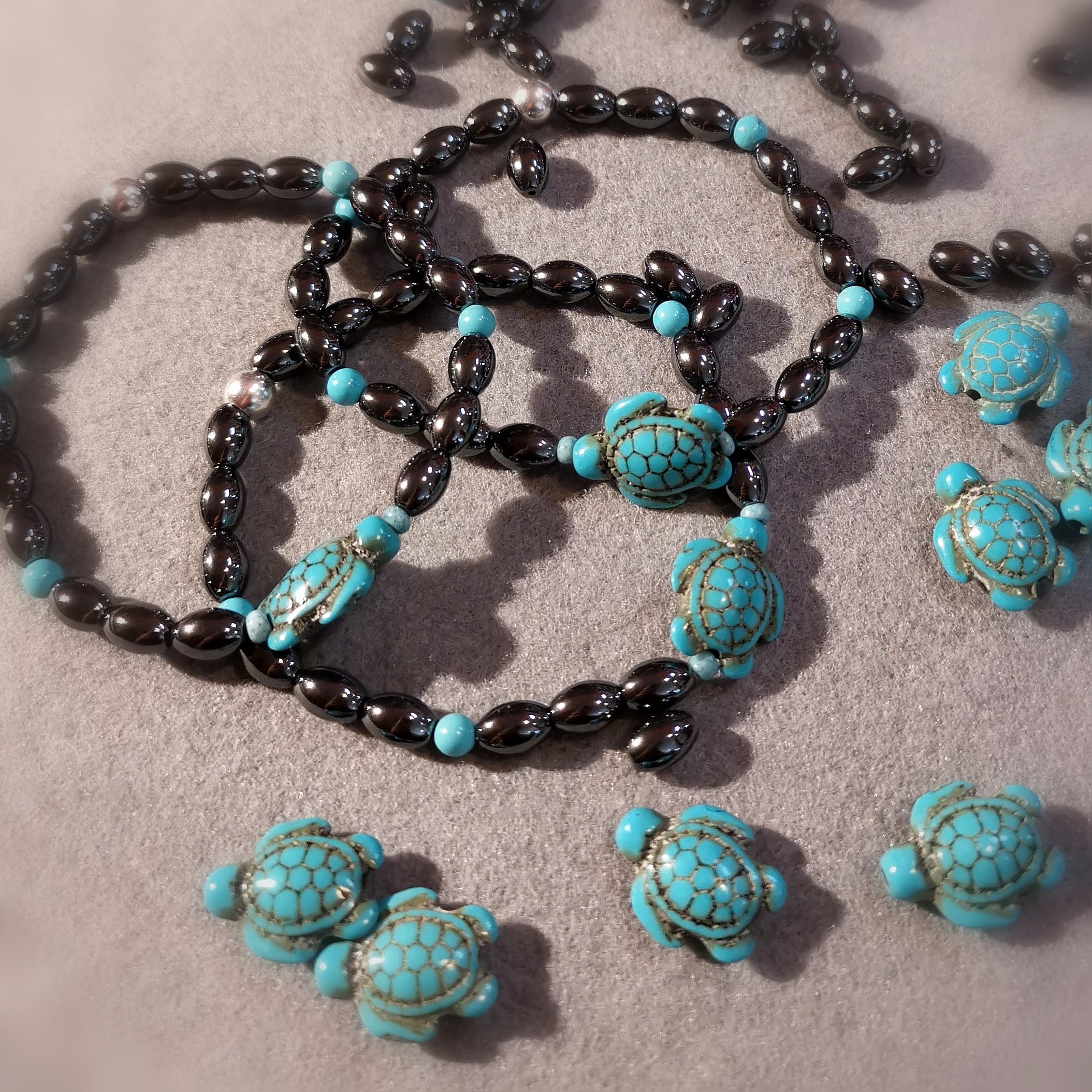 Schildkröte Wasserschildkröte Hämatit Tibet Türkis Edelstein Karma Armband, Chakra Krafttier Schmuck geweiht, Kraft und Leichtigkeit