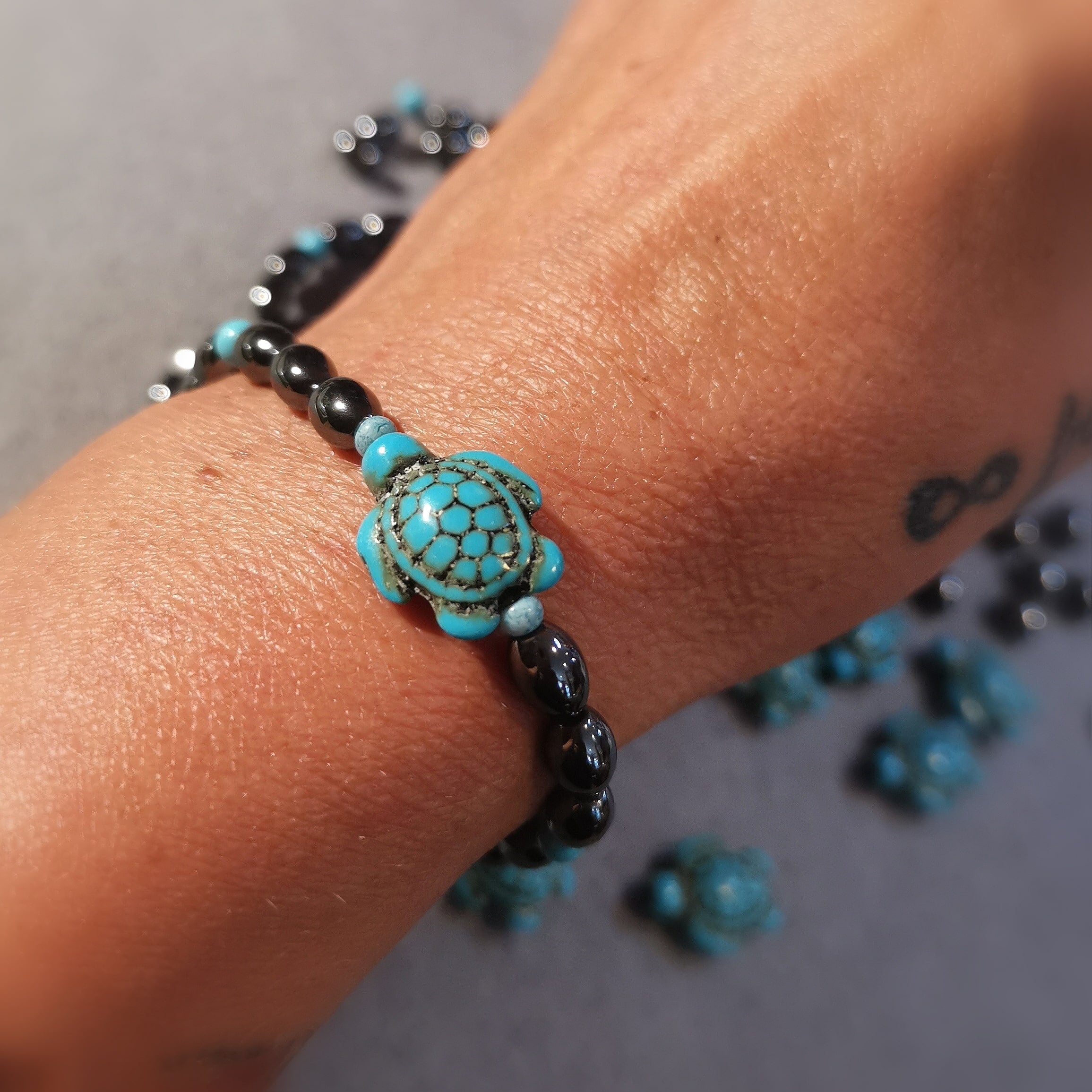 Schildkröte Wasserschildkröte Hämatit Tibet Türkis Edelstein Karma Armband, Chakra Krafttier Schmuck geweiht, Kraft und Leichtigkeit