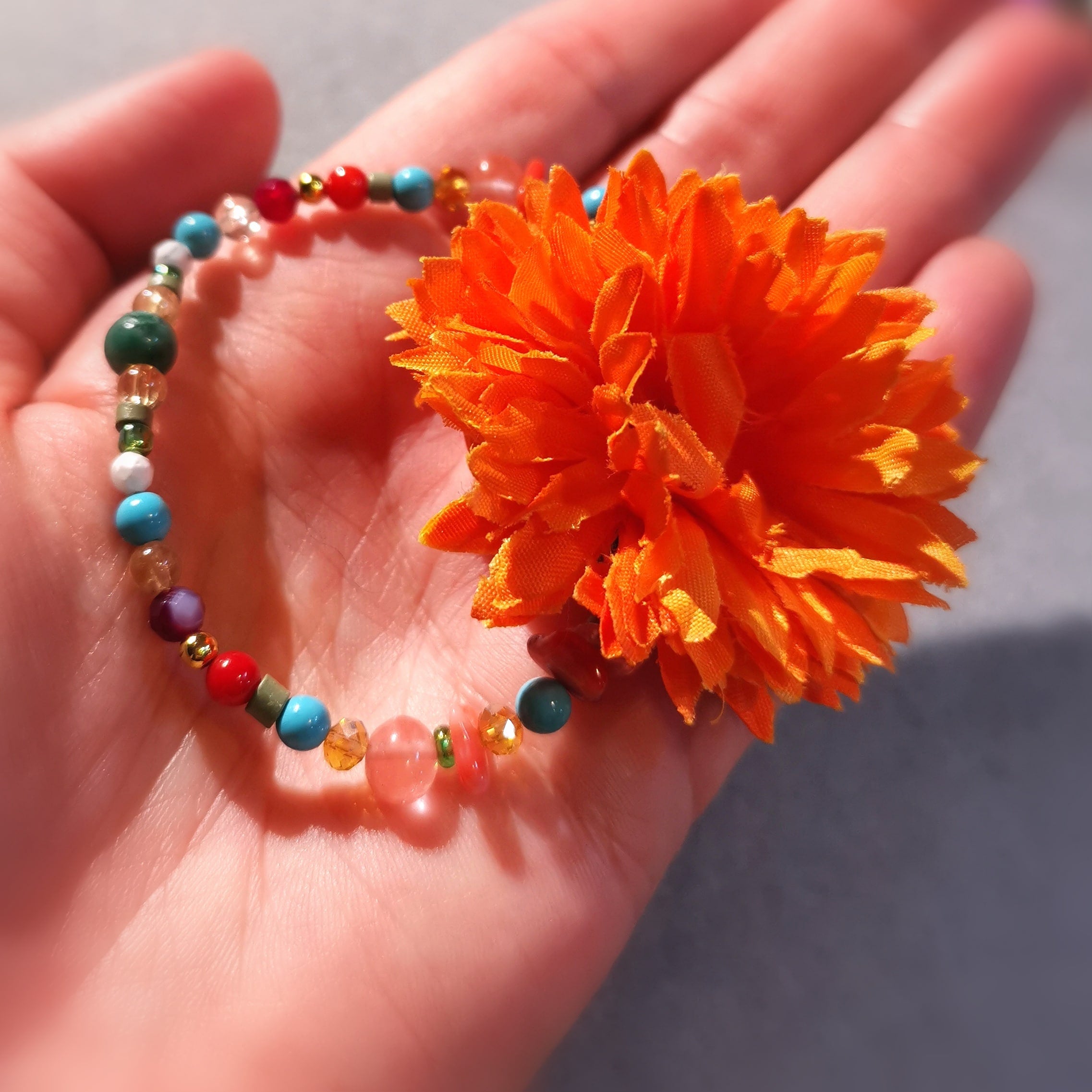 zauberschön mit Blüte: Edelstein Karma Mix 1000 Kostbarkeiten, geweiht, Hippie Chakra Armband Herzensfreude