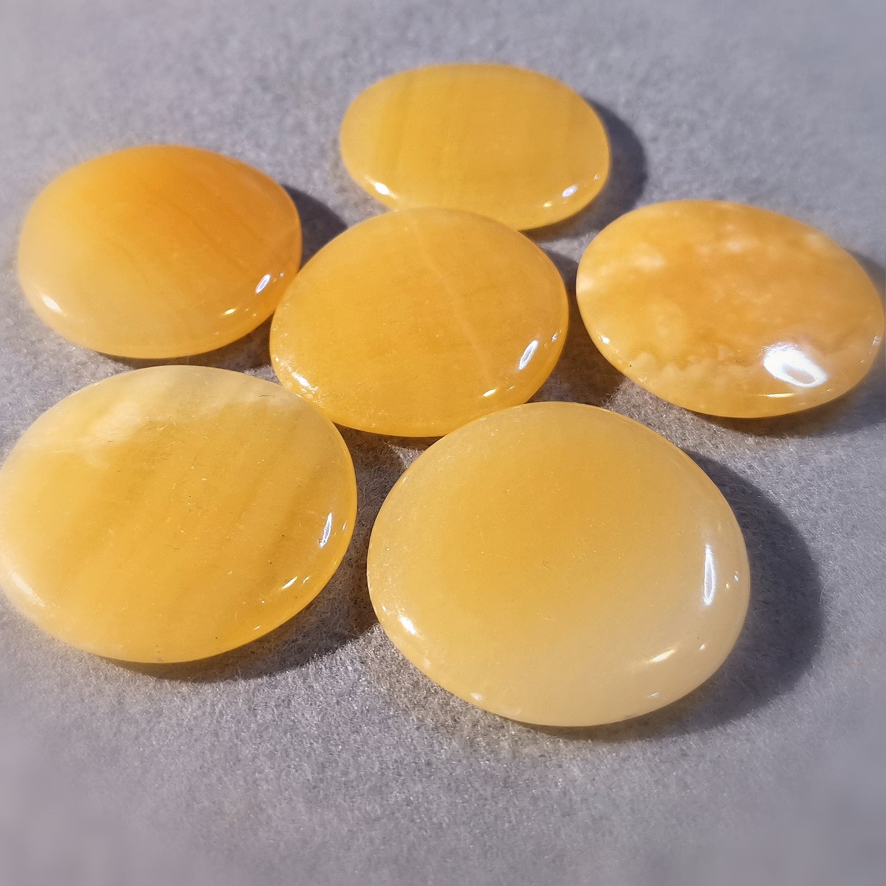 Orangencalcit Handschmeichler Taschenstein, Meditation, Reiki, Behandlungen, Wellness, geweiht, Lebensfreude