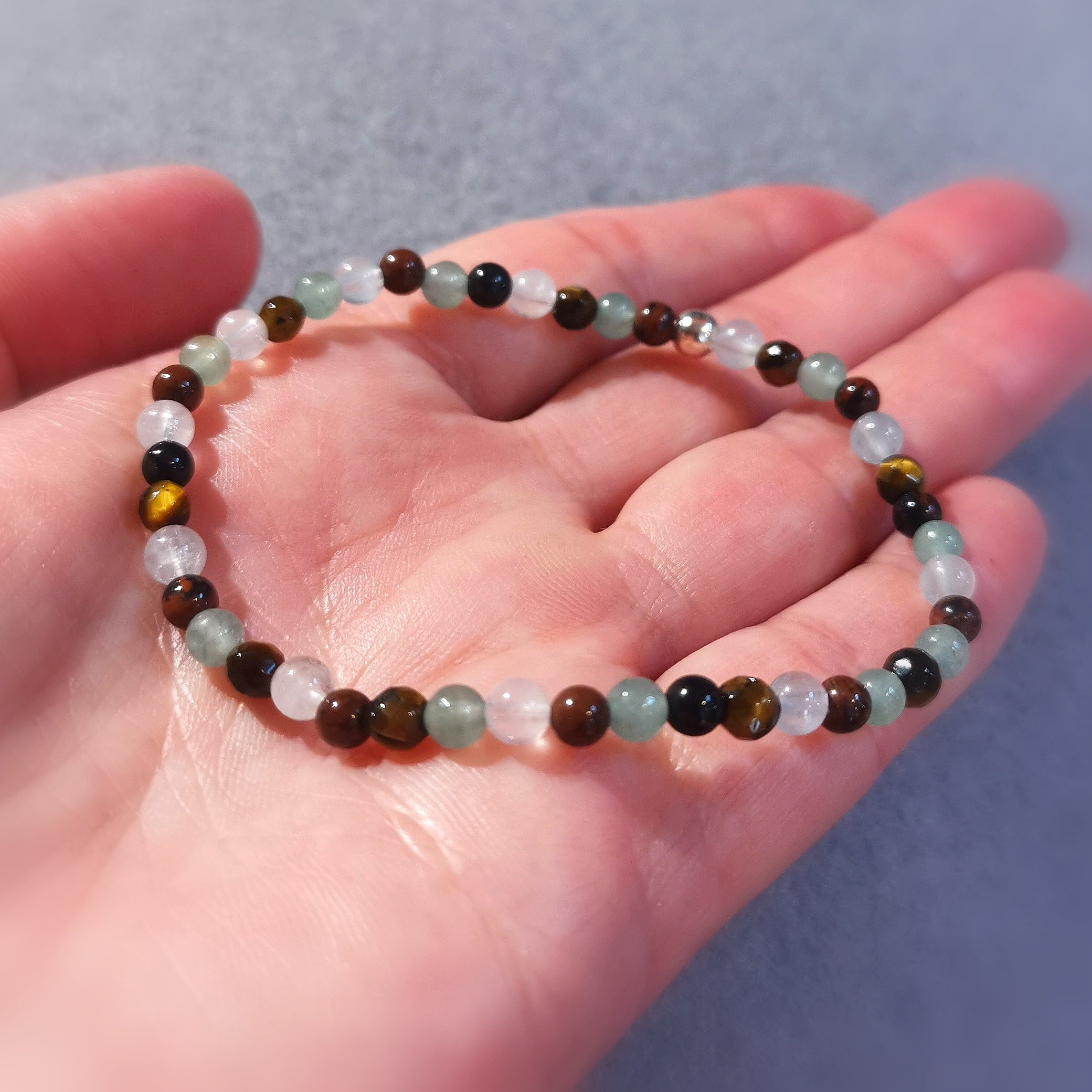 Aventurin Mahagoni Obsidian Tigerauge Bergkristall Edelstein Mix Karma Armband geweiht, zauberhafte Kostbarkeiten