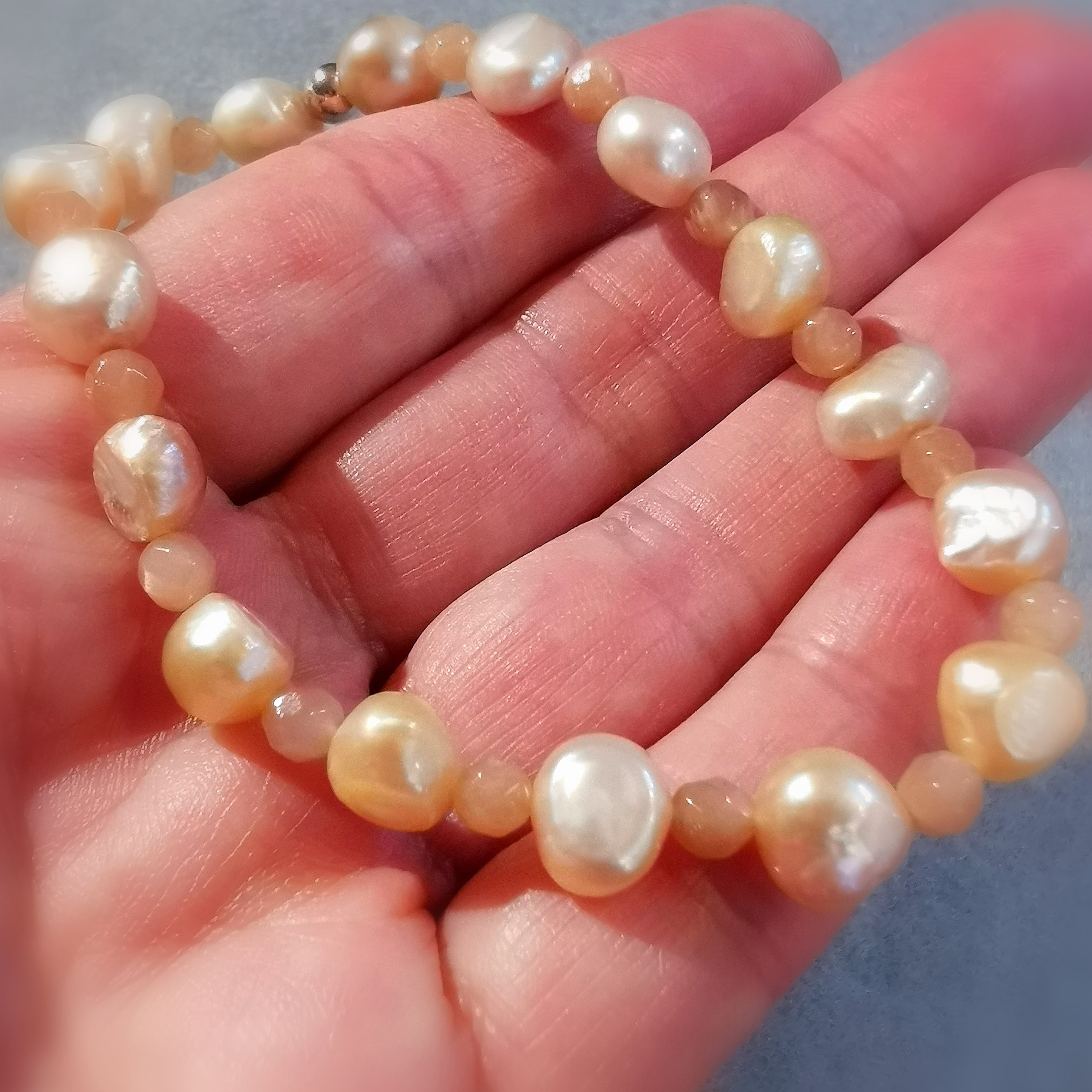 Sonnenstein AA Heilstein Qualität und Perle Ton in Ton, Karma Armband geweiht, Sonnenlicht und Herzenswärme