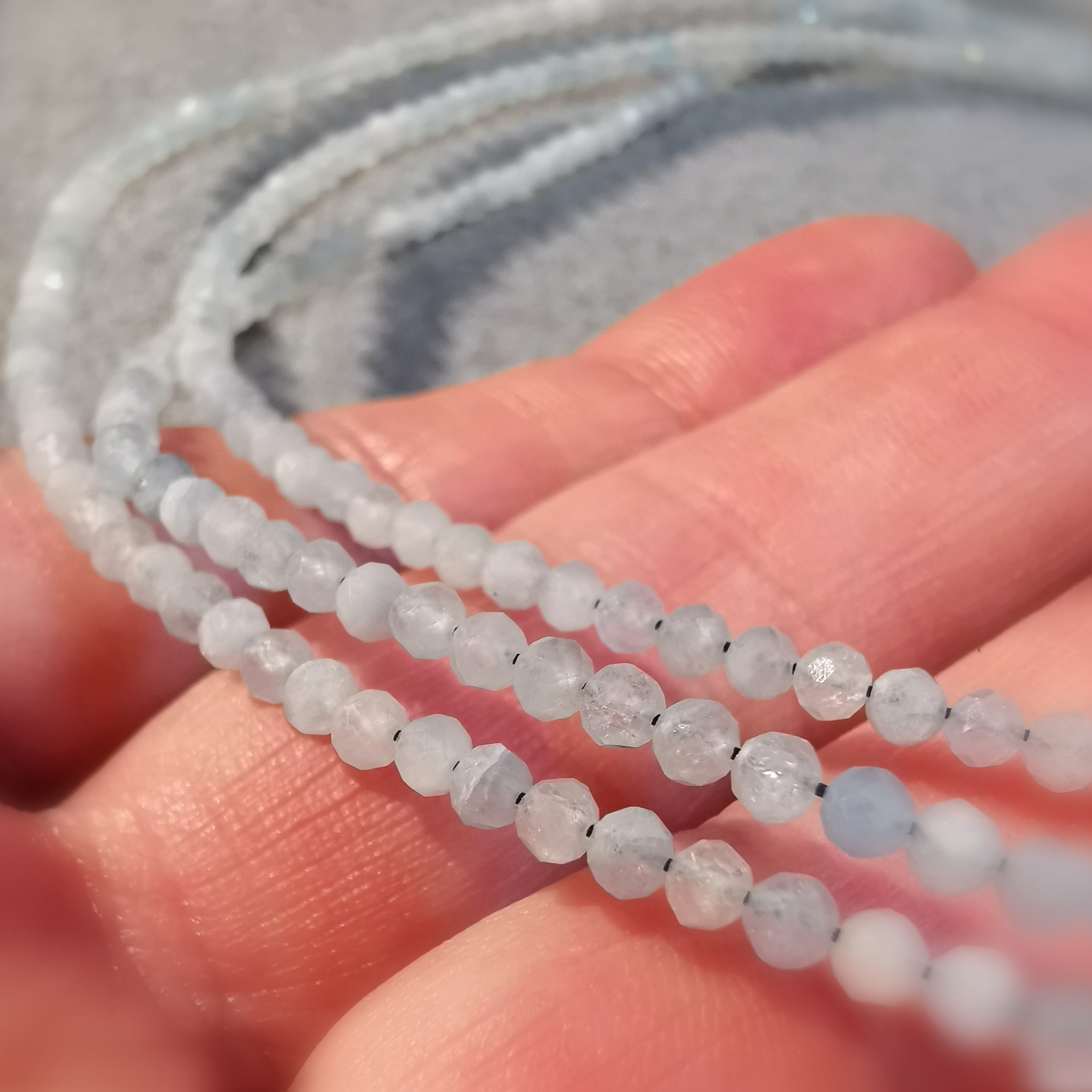 Aquamarin Edelstein Heilstein Kette 40 - 44 cm, filigrane 2 mm Heilsteine, #Harmonie