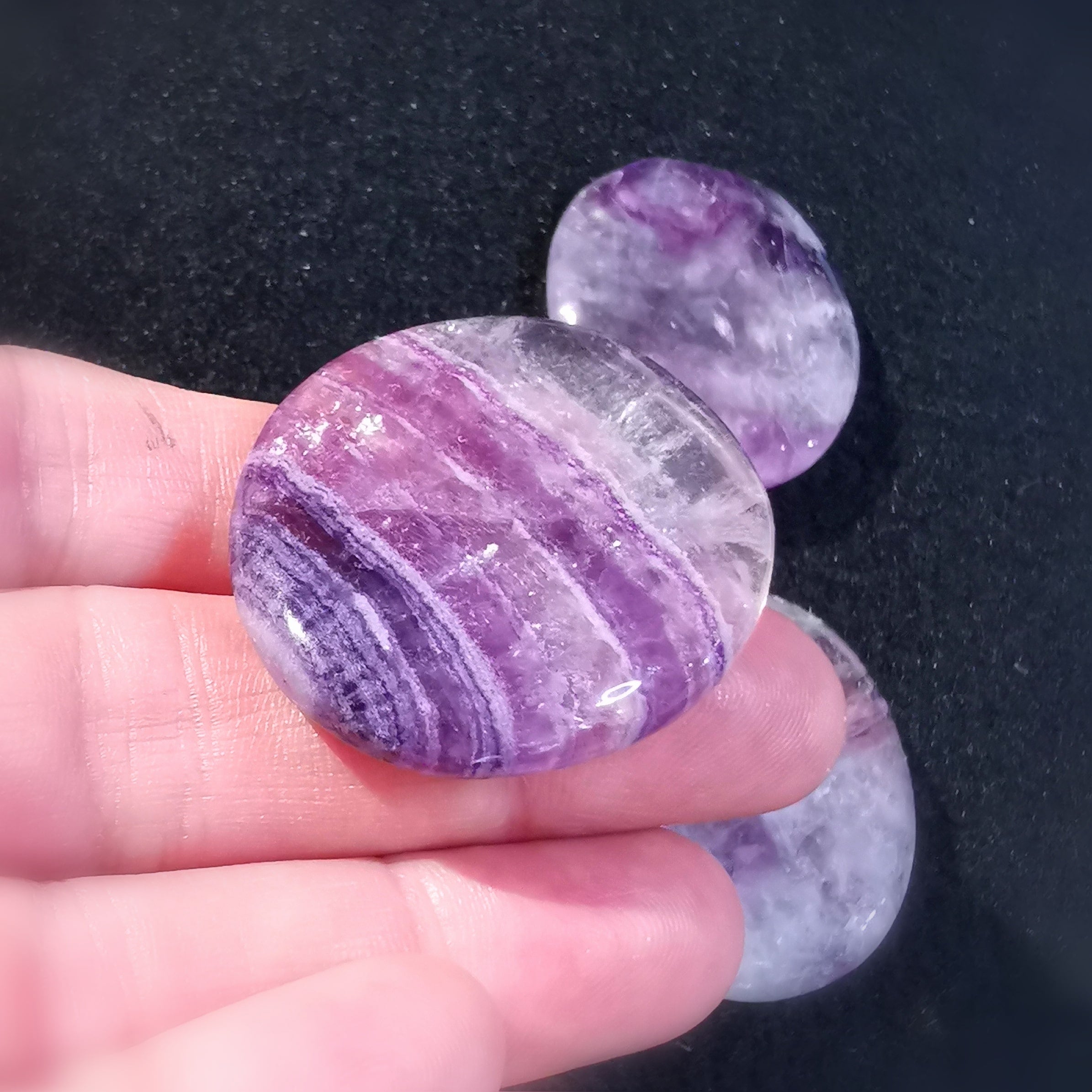 Regenbogen Fluorit Lila Scheibenstein Handschmeichler, Meditation, Reiki, Behandlungen, Wellness, geweiht, wundervolle Leichtigkeit