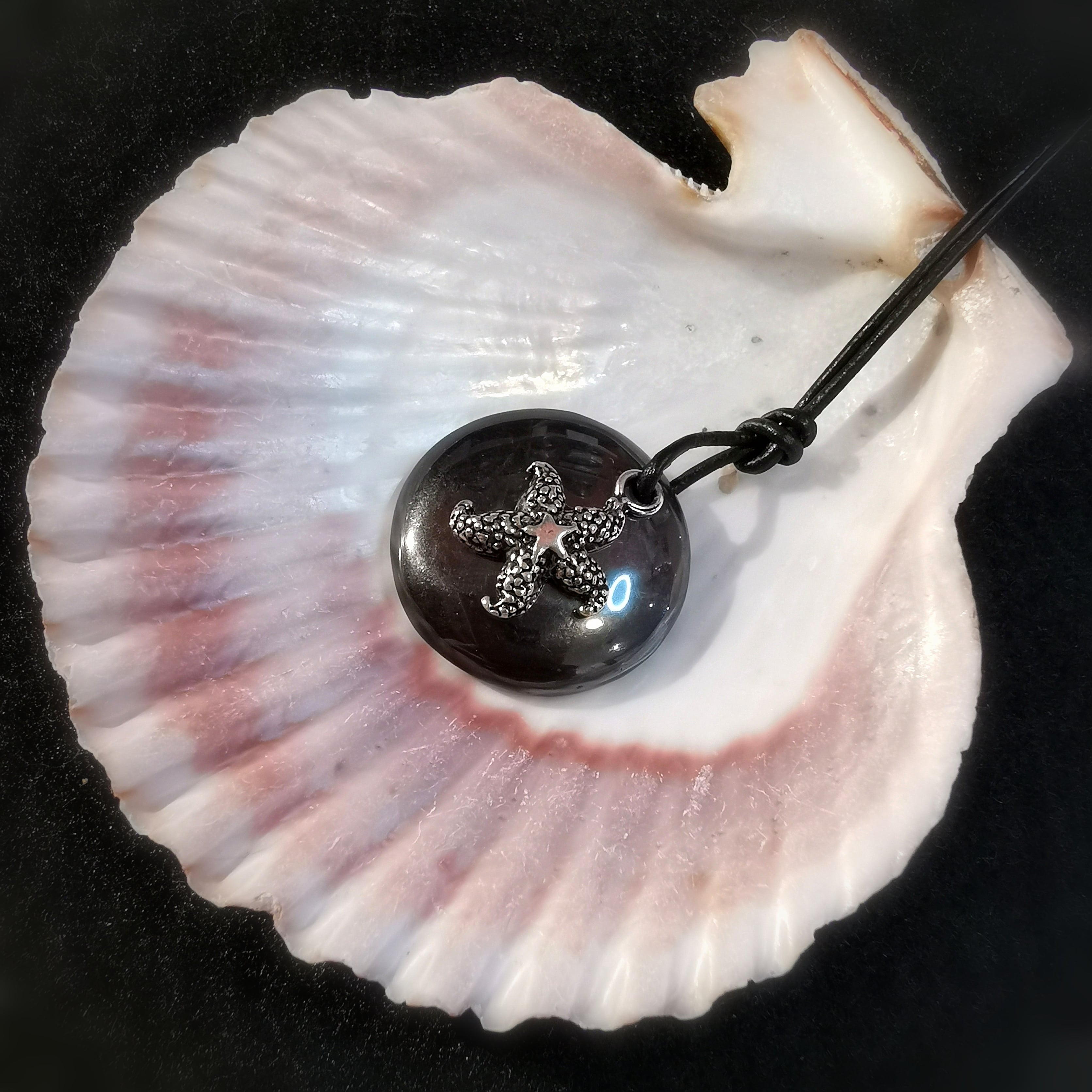 Hämatit Edelstein Heilstein Seestern Design Krafttier Karma Kette Wellness Chakra - Kraft und Vertrauen