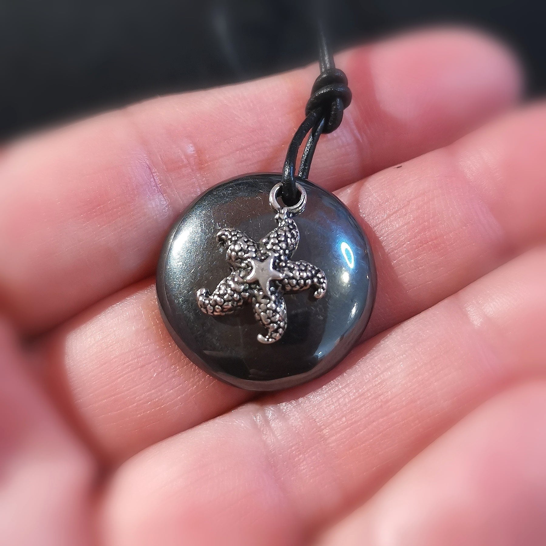 Hämatit Edelstein Heilstein Seestern Design Krafttier Karma Kette Wellness Chakra - Kraft und Vertrauen