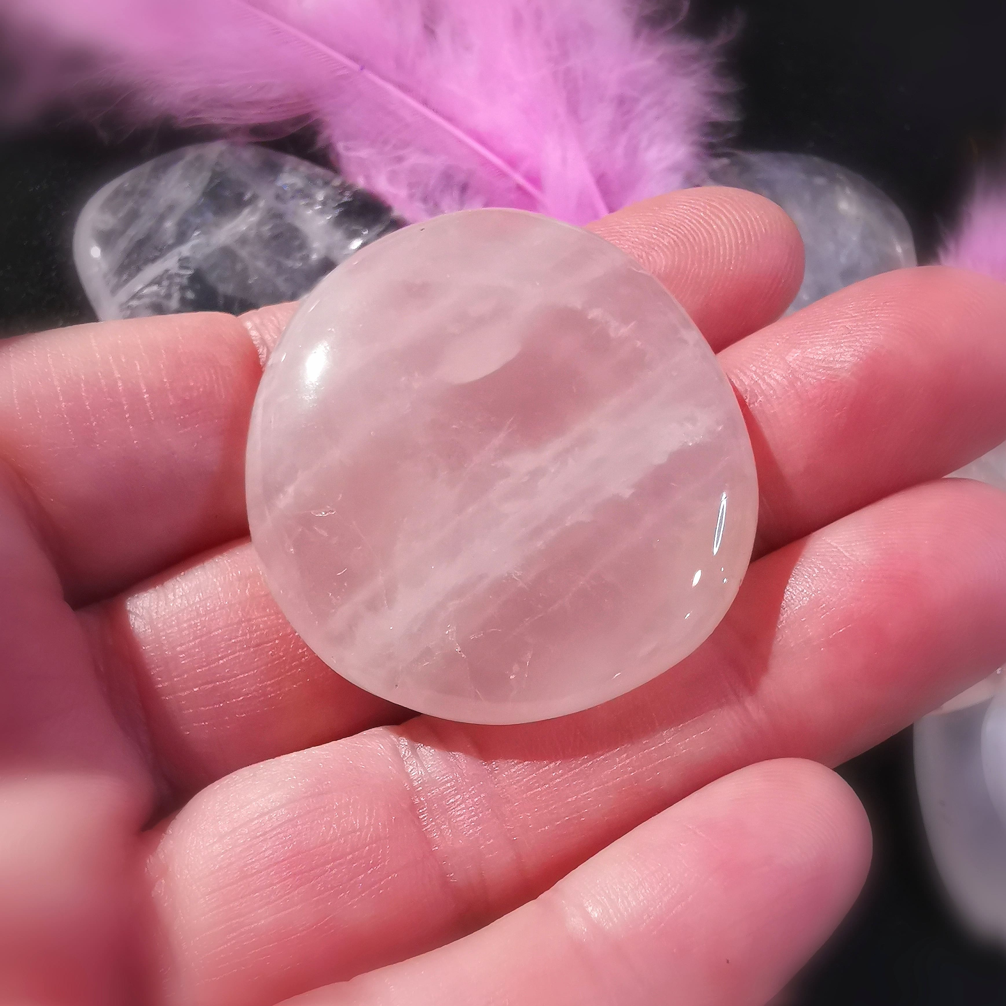 geweihter Rosenquarz Handschmeichler Edelstein Heilstein - Reiki, Yoga, Meditation - Licht und Liebe