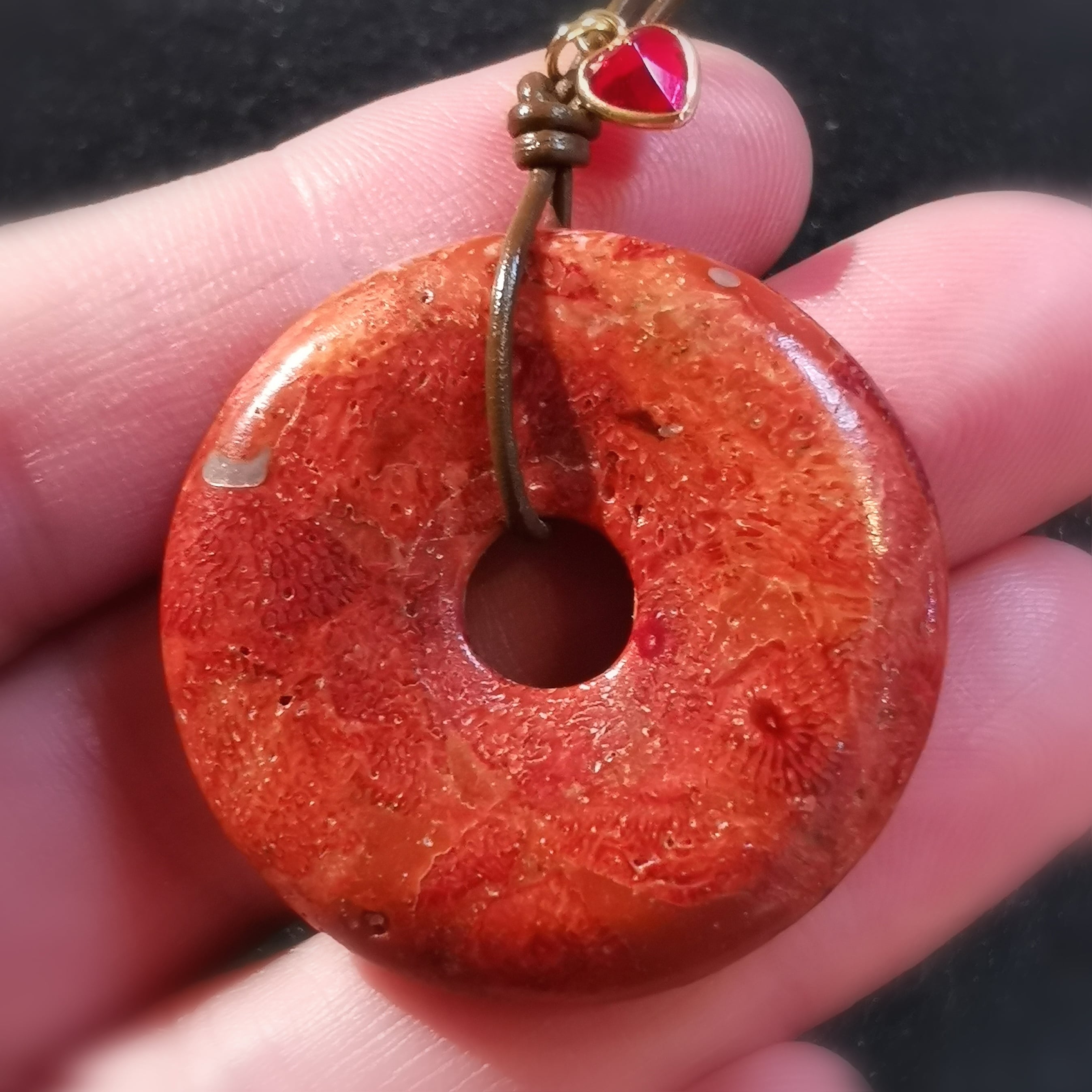 rote Koralle Heilstein Edelstein Herz Zirkon Charm Karma Kette rot, geweiht - Liebe