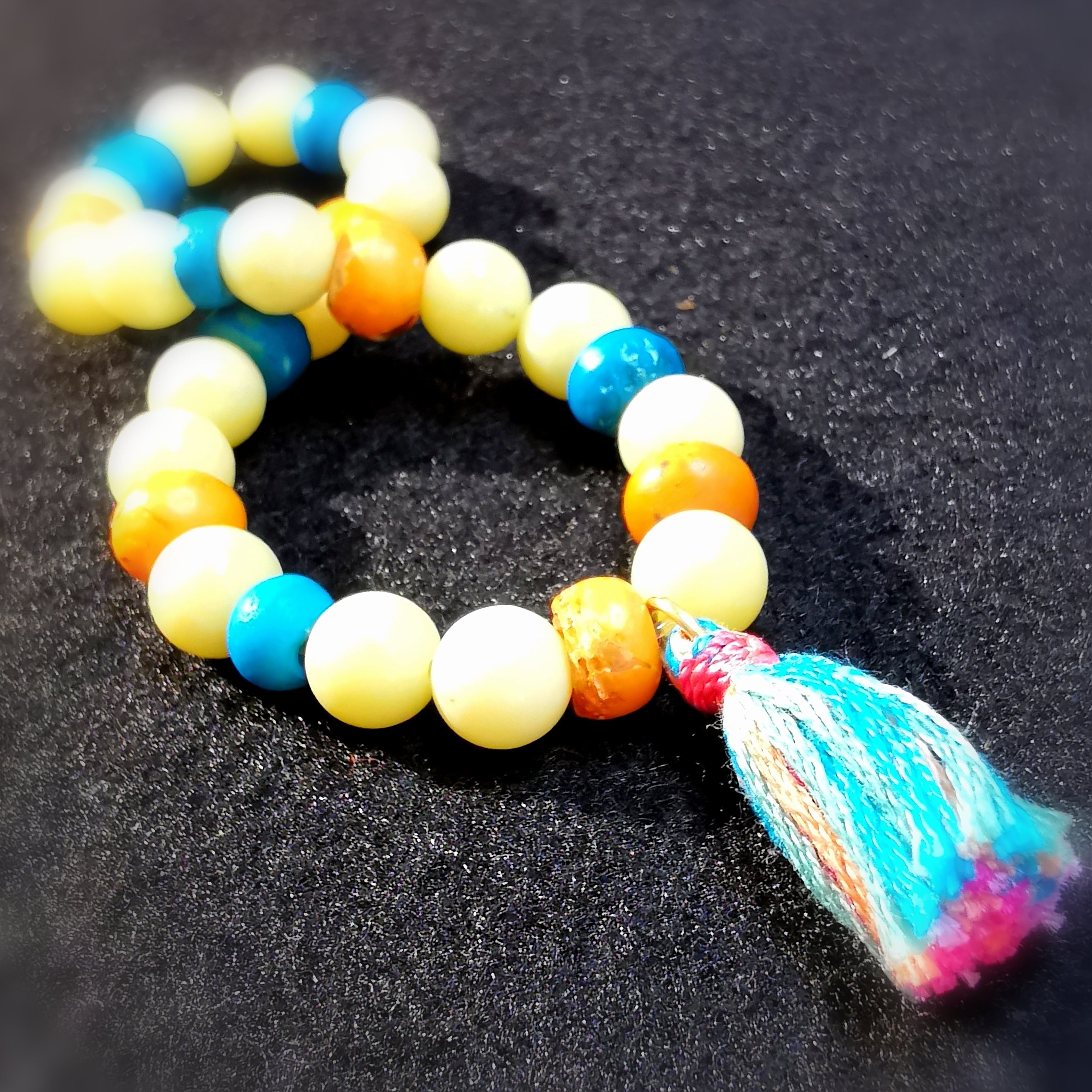 Edelstein Jade Karma Armband, frische Farben, geweiht, Boho Hippie Heilstein Mode, Lebenslust