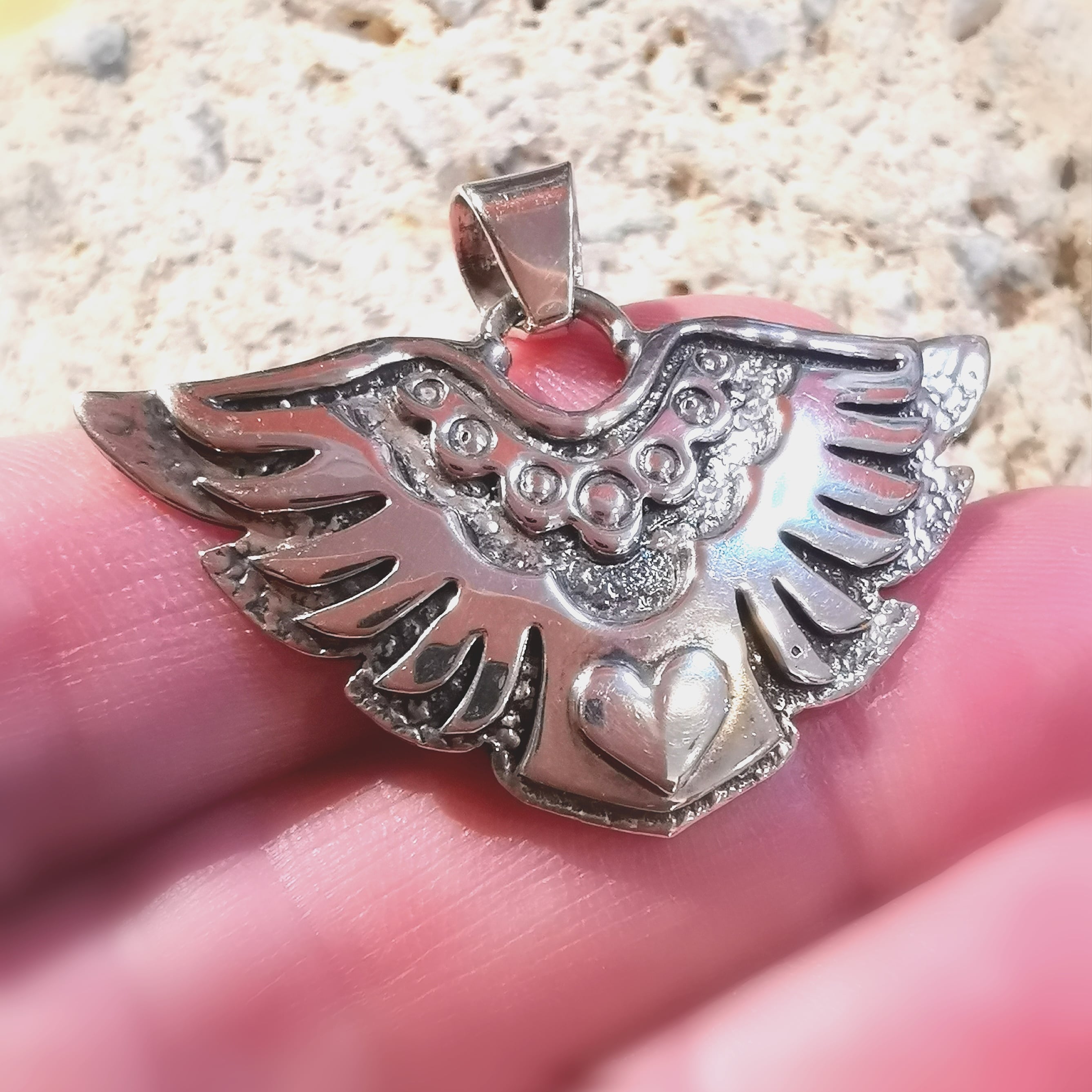 Engelsflügel Herzchakra Ethno Anhänger Sterlingsilber - Mut