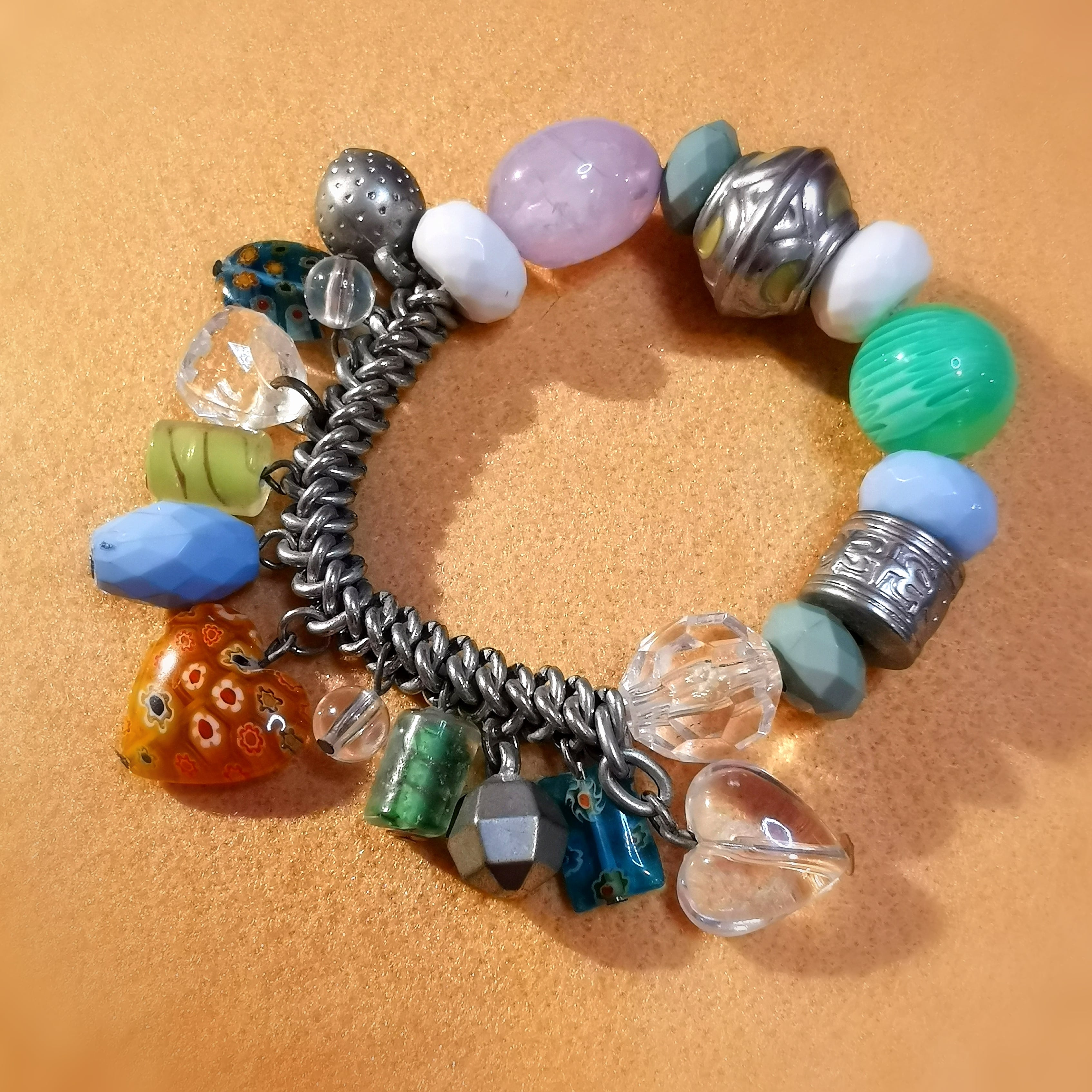 farbenfroh: Boho Armband Messing Kunststoff, üppig, Lebenslust