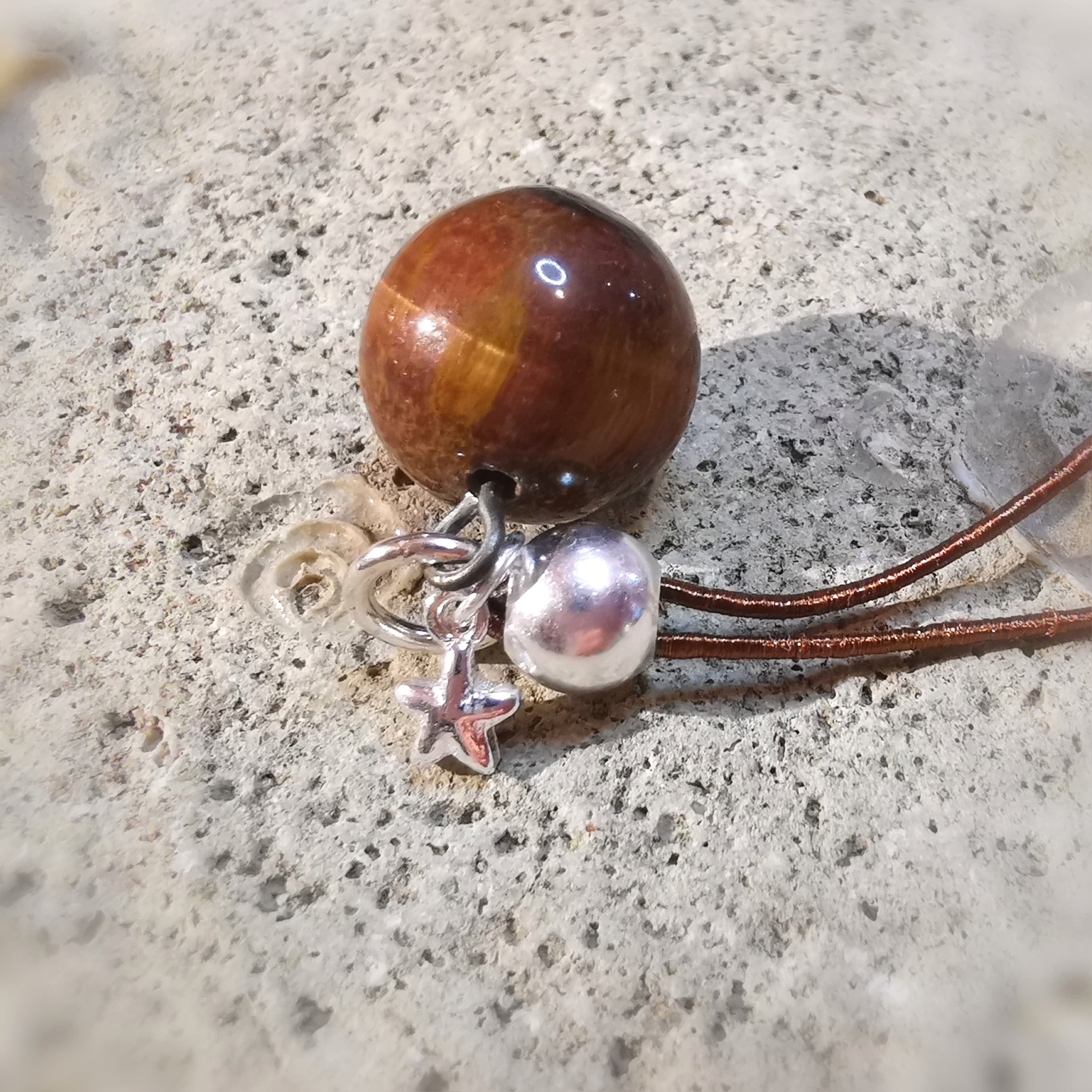 Tigerauge Seestern Karma Kette, Edelstein Heilstein, Sterlingsilber Krafttier Charm, Kunstseide Band, Mut und Vertrauen