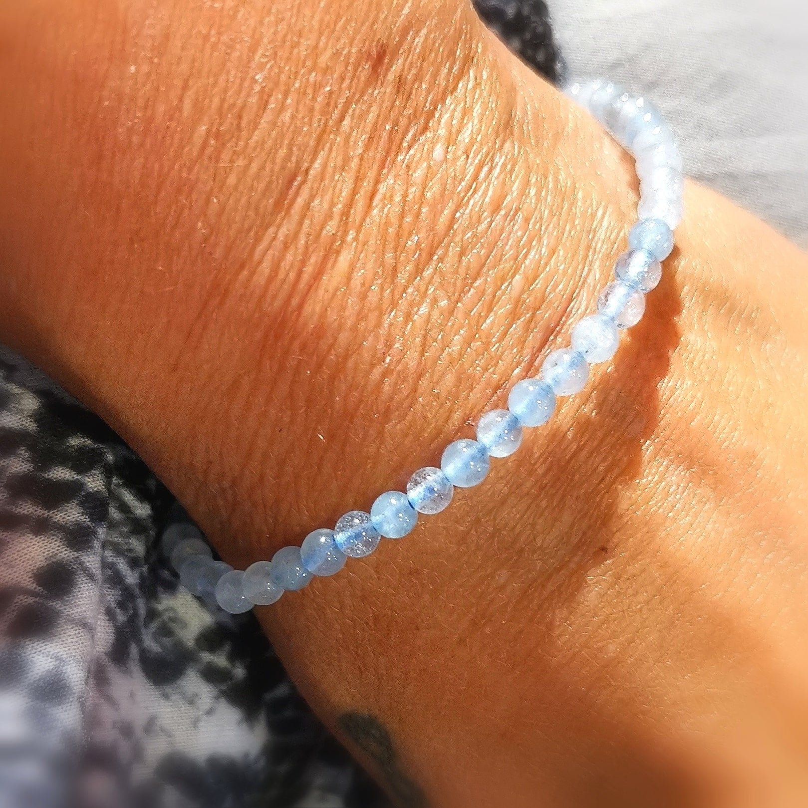 Aquamarin Beryll Edelstein Armband AA Heilstein Qualität, blau 4 mm, geweiht - das Leben lieben