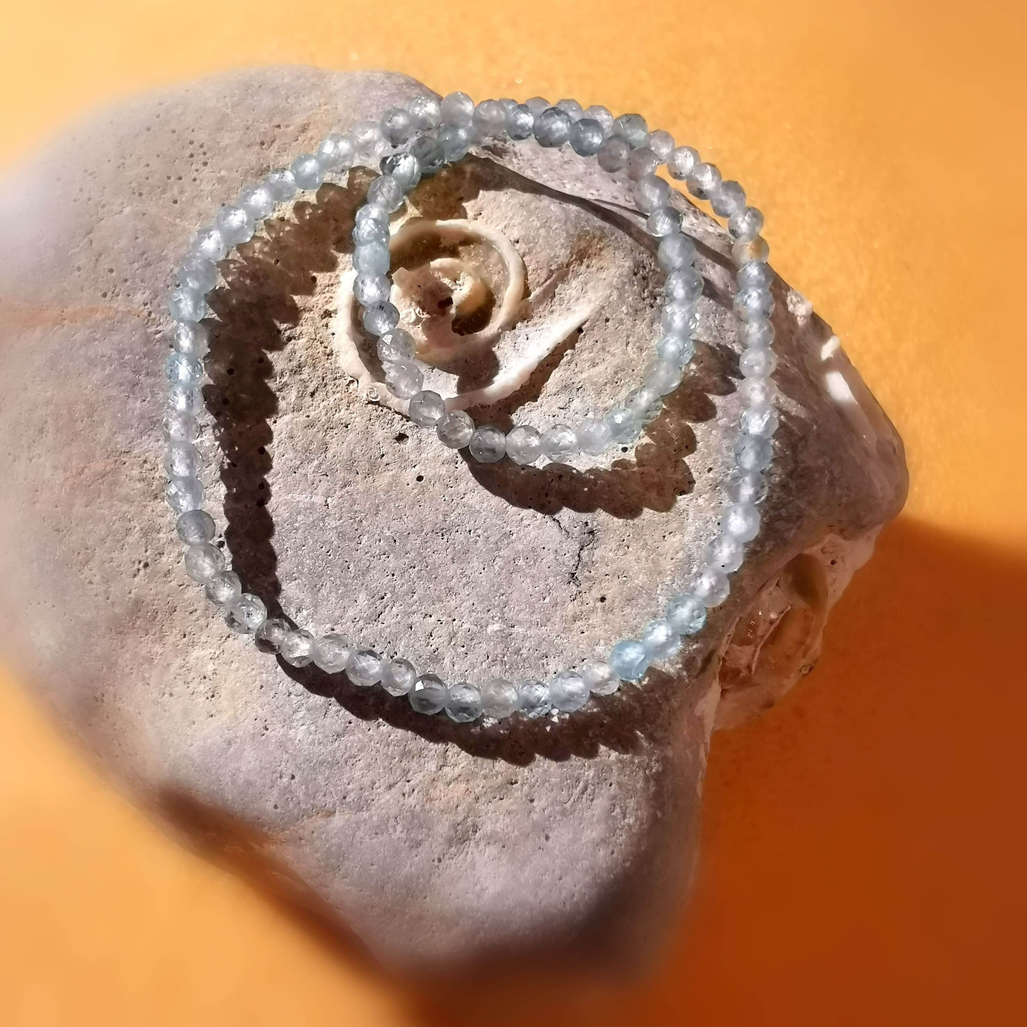 Apatit AA Qualität Armbändchen Armband Heilstein Edelstein Schmuck filigran 2 mm, Zufriedenheit