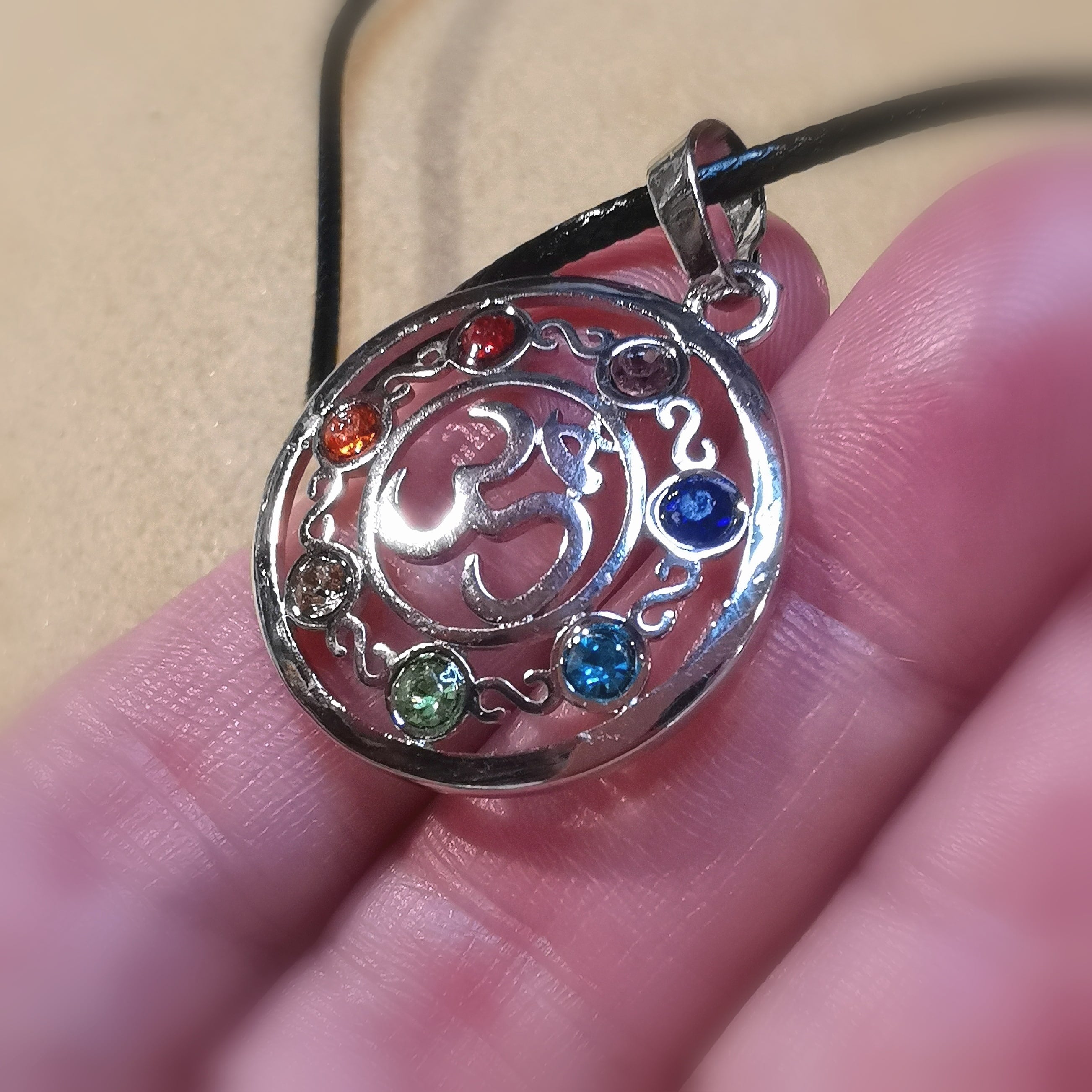 OM Symbol Chakra Zirkon Edelstein Kette - innerer Frieden