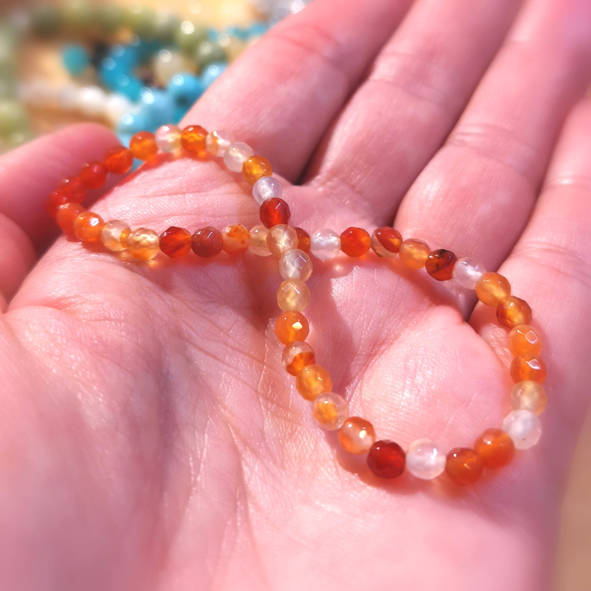 Carneol Glücksachat Edelstein Heilstein Schmuck Armband 4 mm, Karmaschmuck für Mut zur Freude