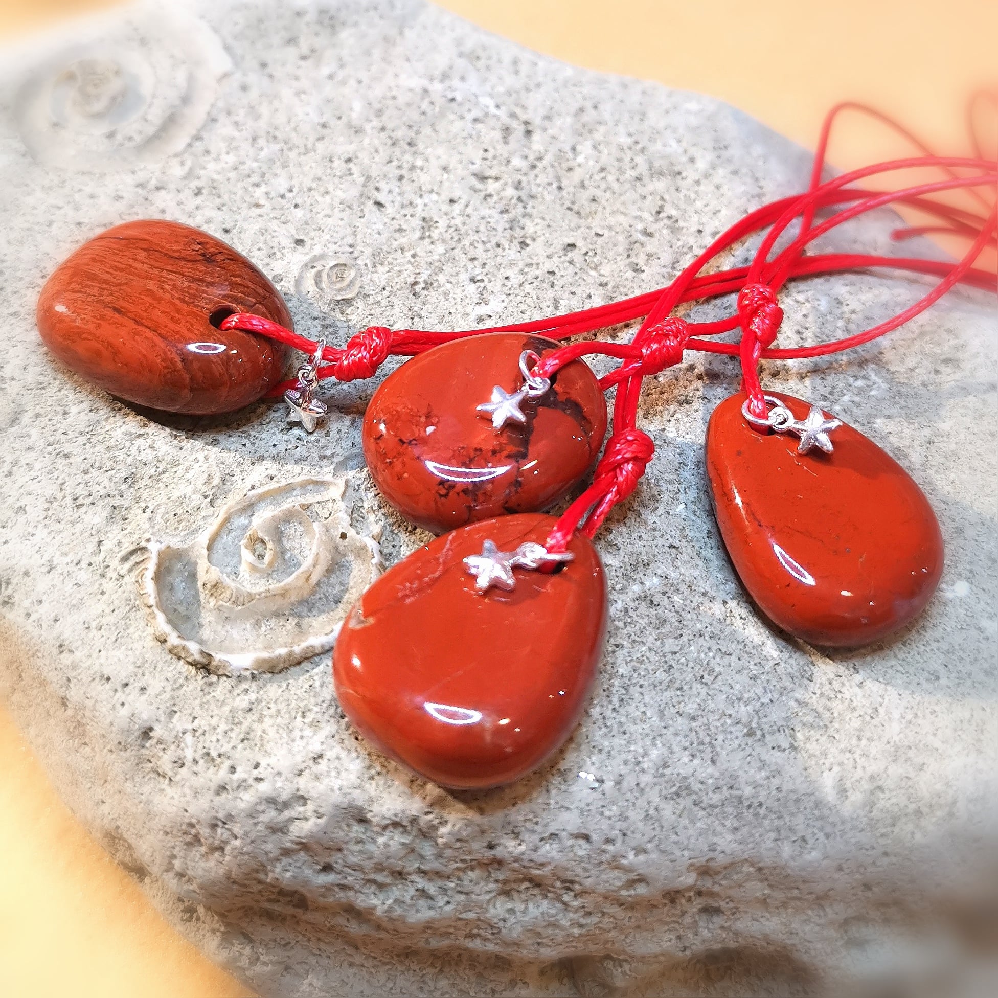 roter Jaspis Edelstein Seestern Karma Kette - Liebe und Glück