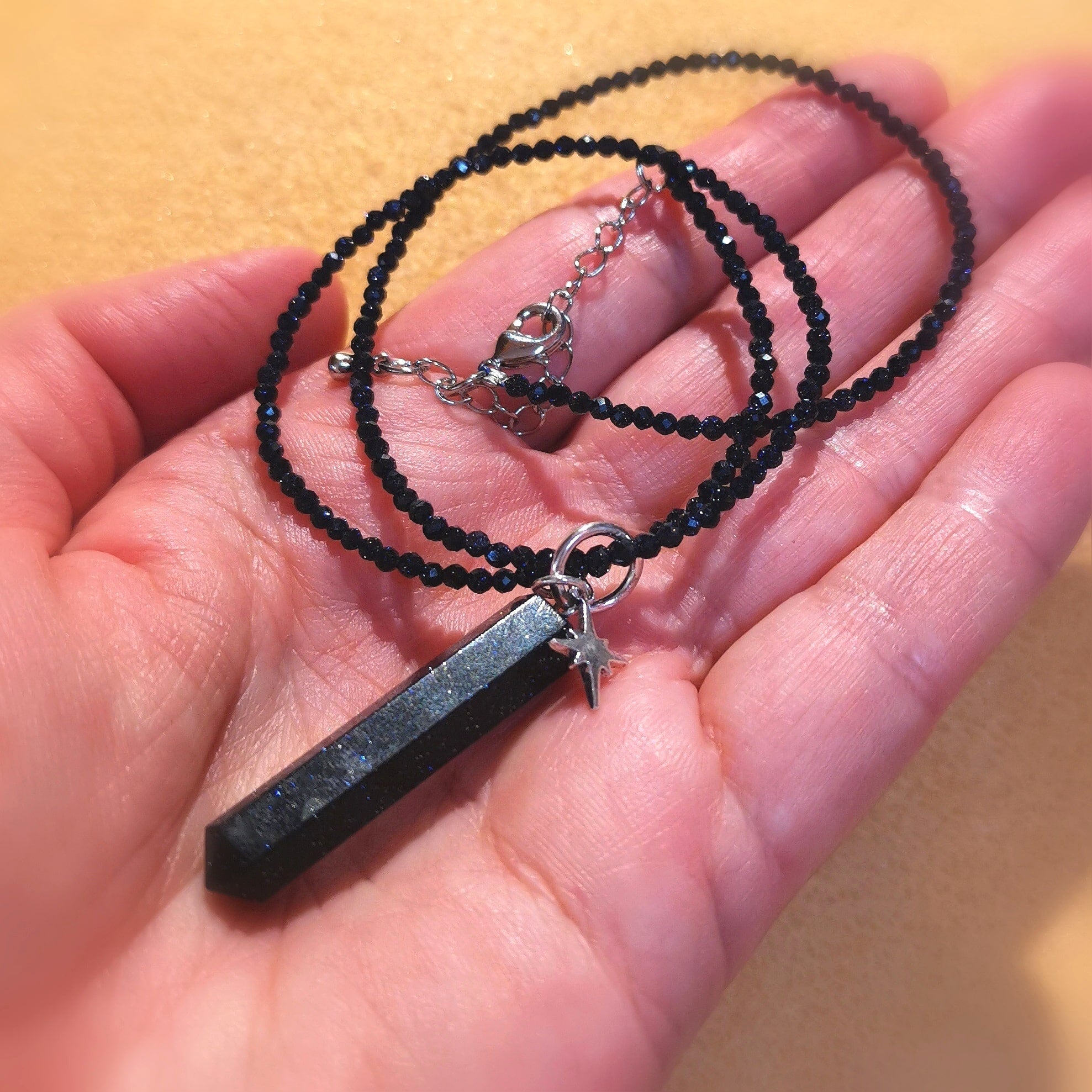 blauer Aventurin Edelstein Spitze Polarstern Karma Kette, filigrane 2 mm Heilsteine, Intuition und Vertrauen