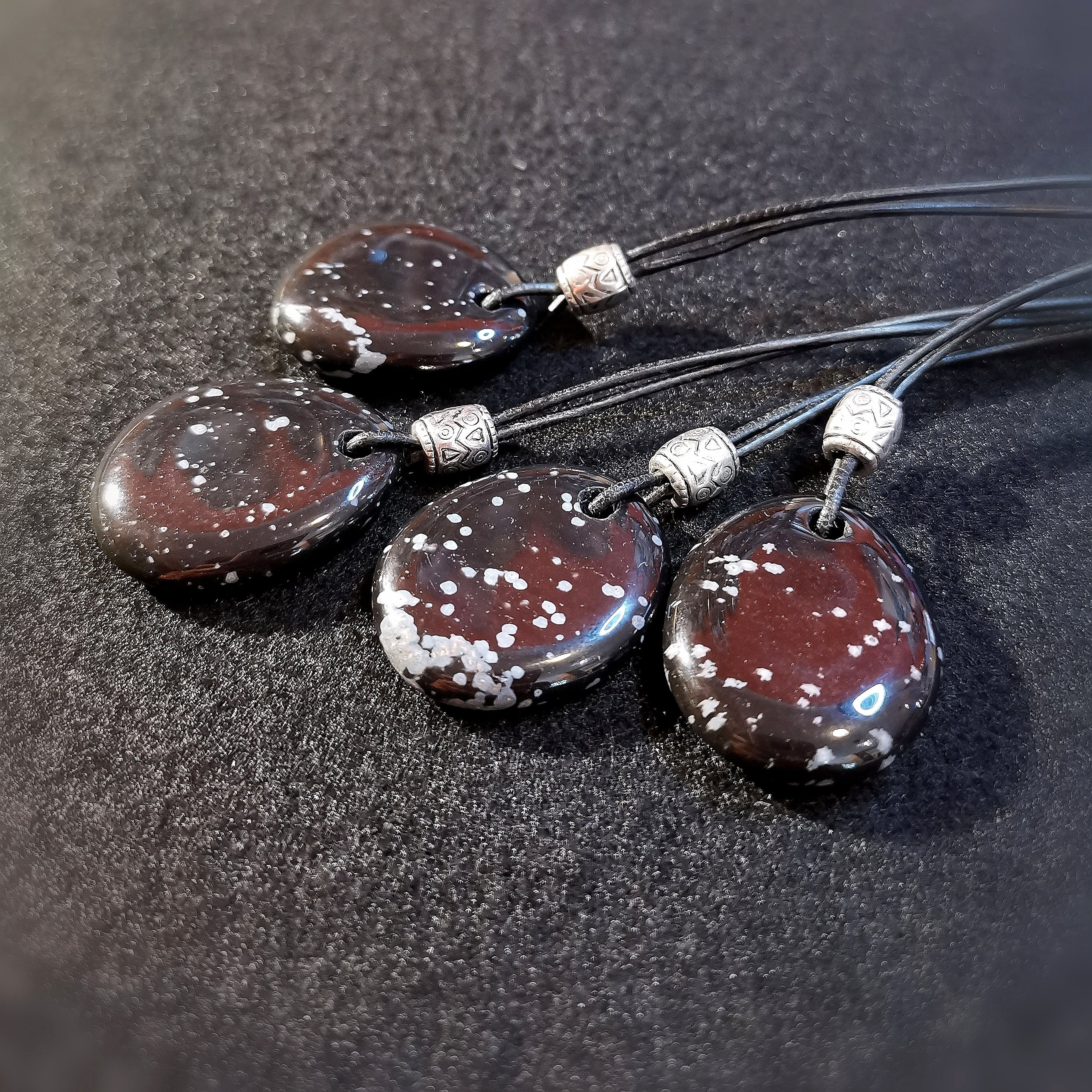 Schneeflocken Obsidian Edelstein Leder Karma Chakra Kette, Schutz und Hoffnung