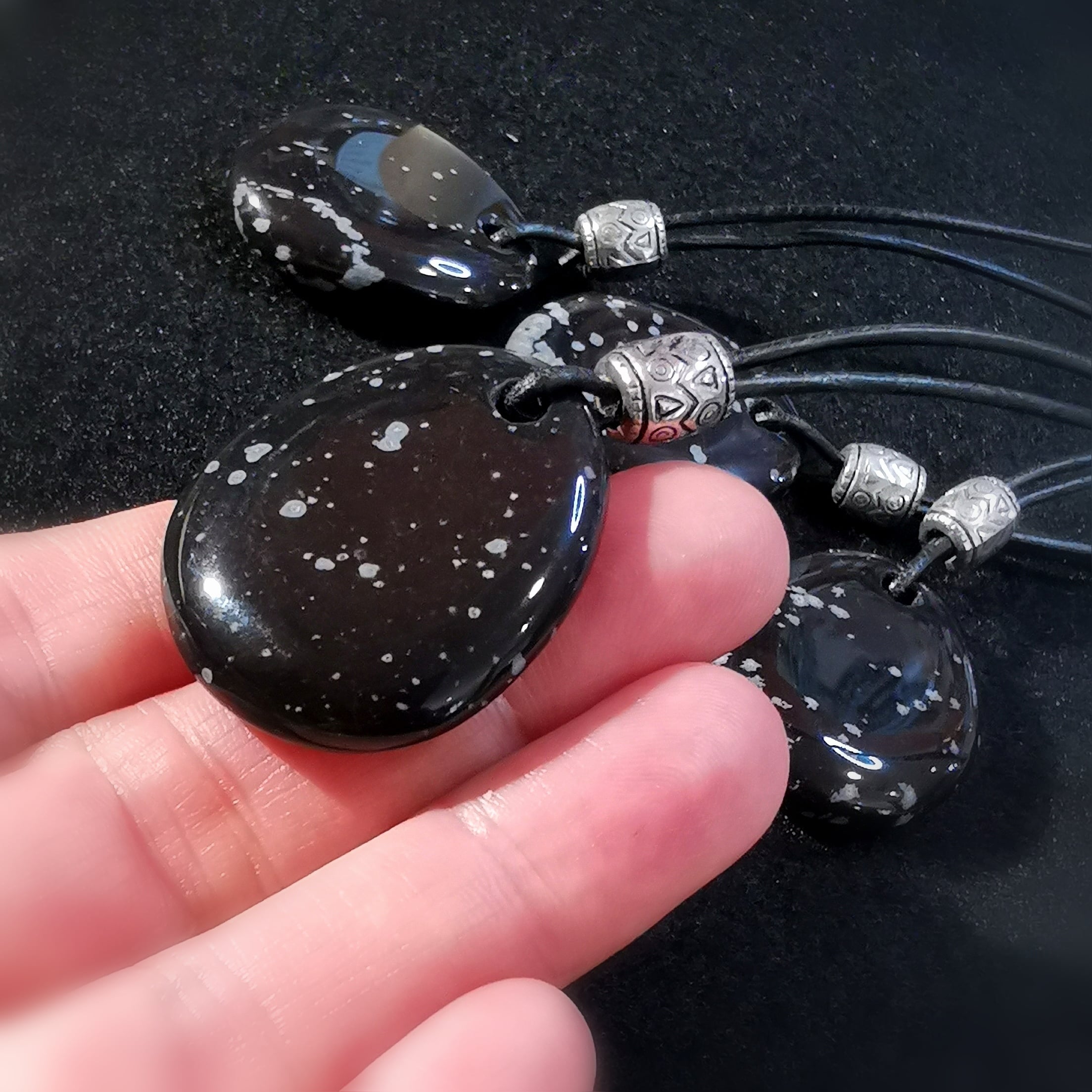 Schneeflocken Obsidian Edelstein Leder Karma Chakra Kette, Schutz und Hoffnung