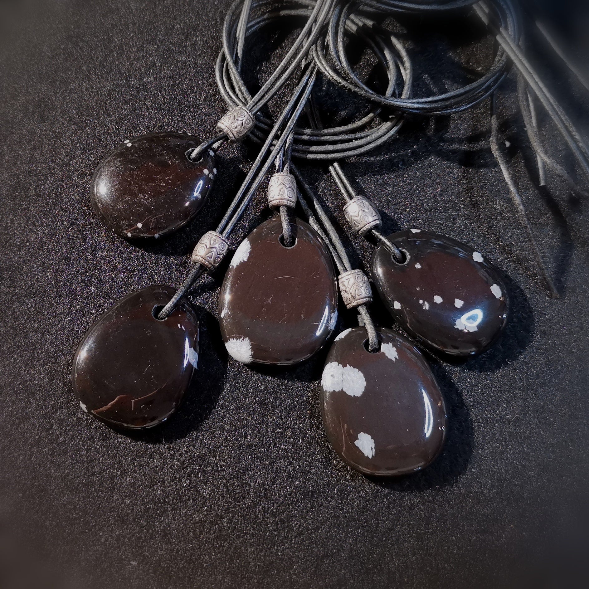 Schneeflocken Obsidian Edelstein Leder Karma Chakra Kette, Schutz und Hoffnung