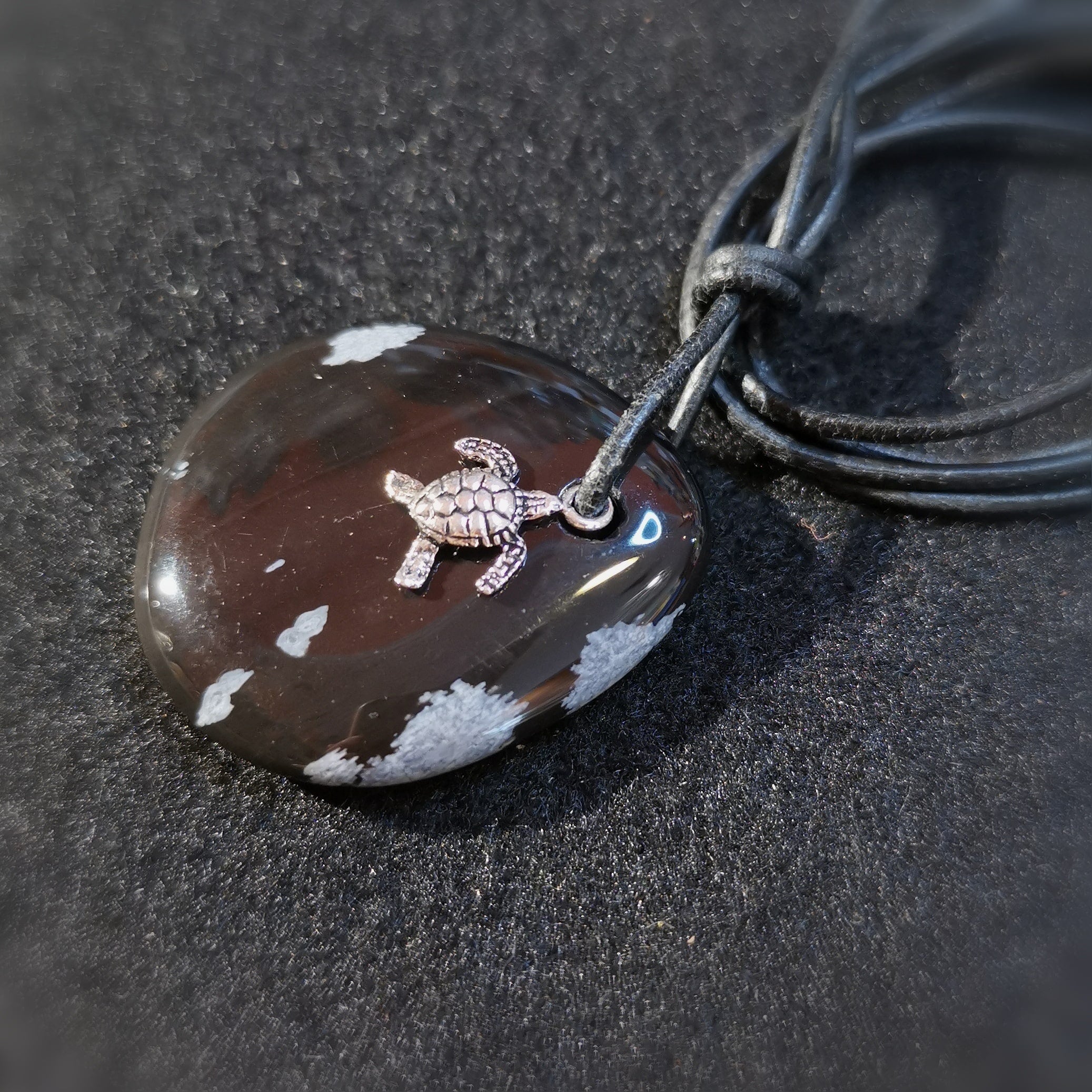 Schneeflocken Obsidian Edelstein Kette mit Krafttier Schildkröte, Heilstein Sterlingsilber Karma Schmuck geweiht, Aura Schutz