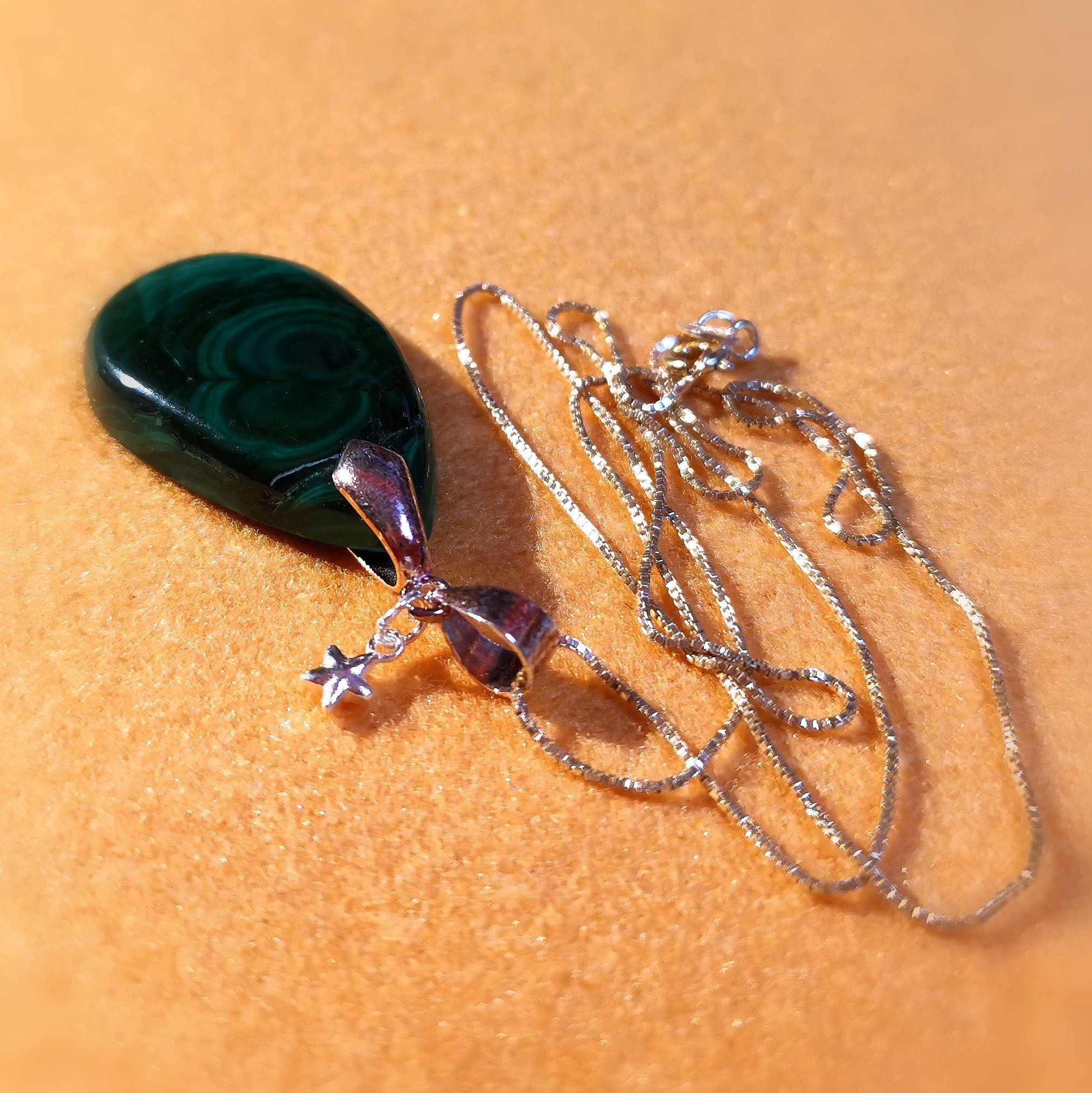 Malachit Heilstein Tropfen, Krafttier Seestern Karma Edelstein Kette, geweiht Herzschutz und Liebe
