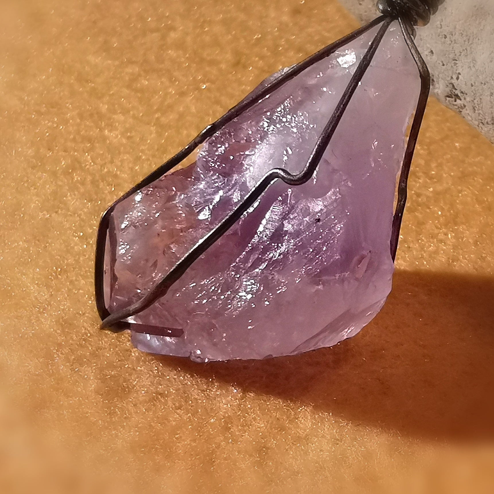 Amethyst Rohstein Edelstein Heilstein metallgefasst, Karma Chakra Kette, Intuition und Inspiration