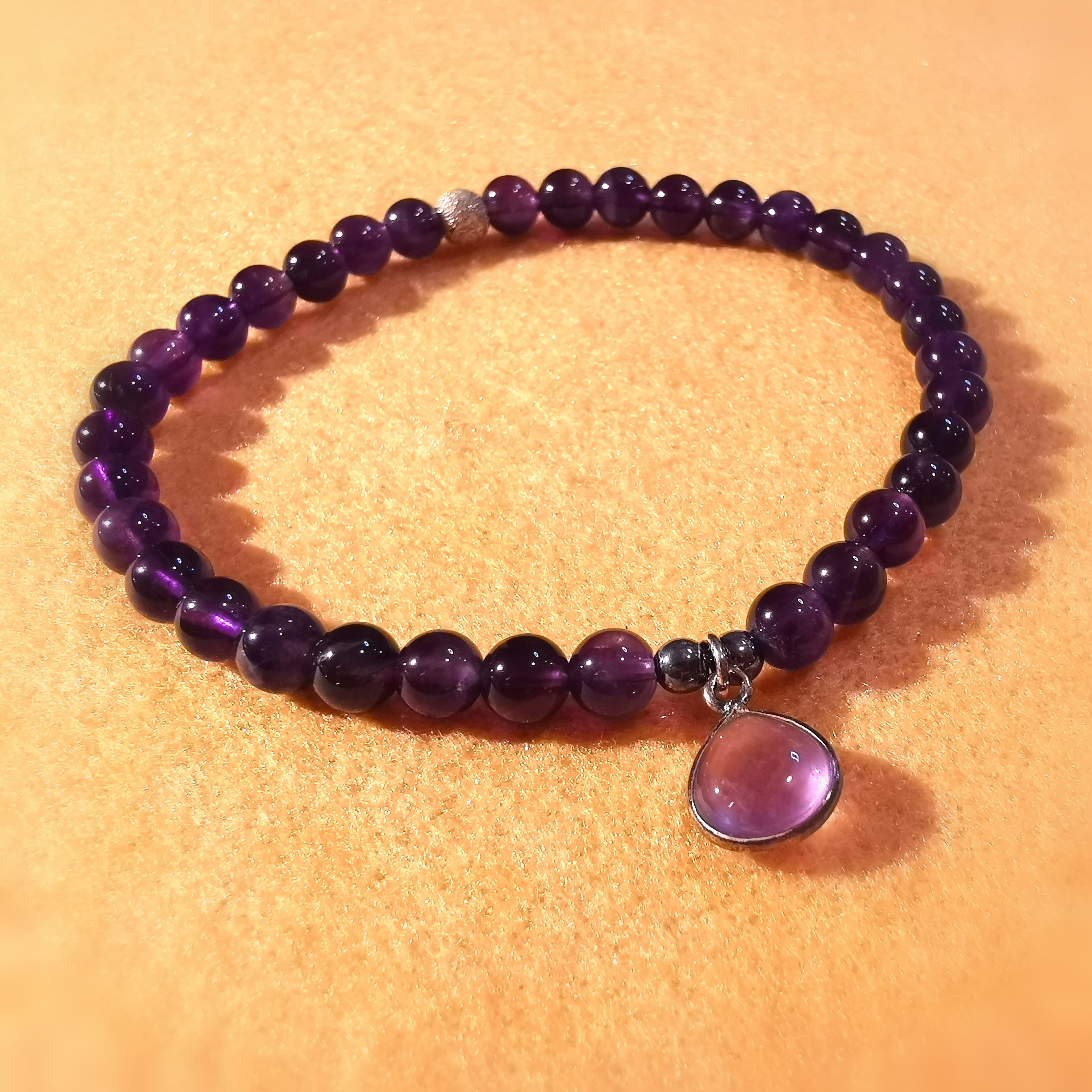 Amethyst Edelstein Heilstein Tropfen Charm Chakra Karma Armband, geweiht - Urvertrauen