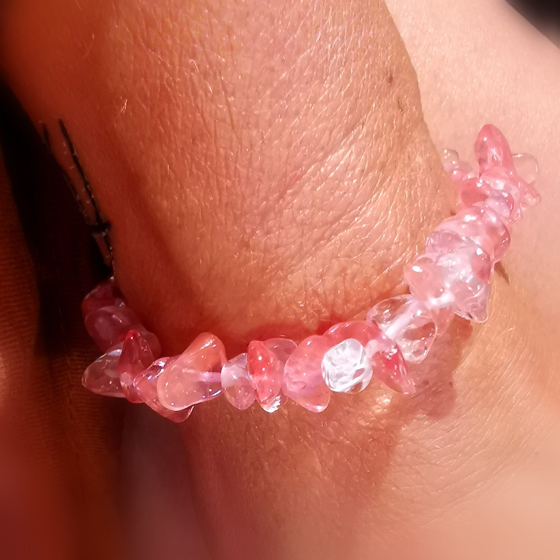 Kopie von Erdbeerquarz Edelstein Splittersteine Armband 16 cm, Glücksarmbändchen Karma Schmuck, geweiht - Fröhlichkeit