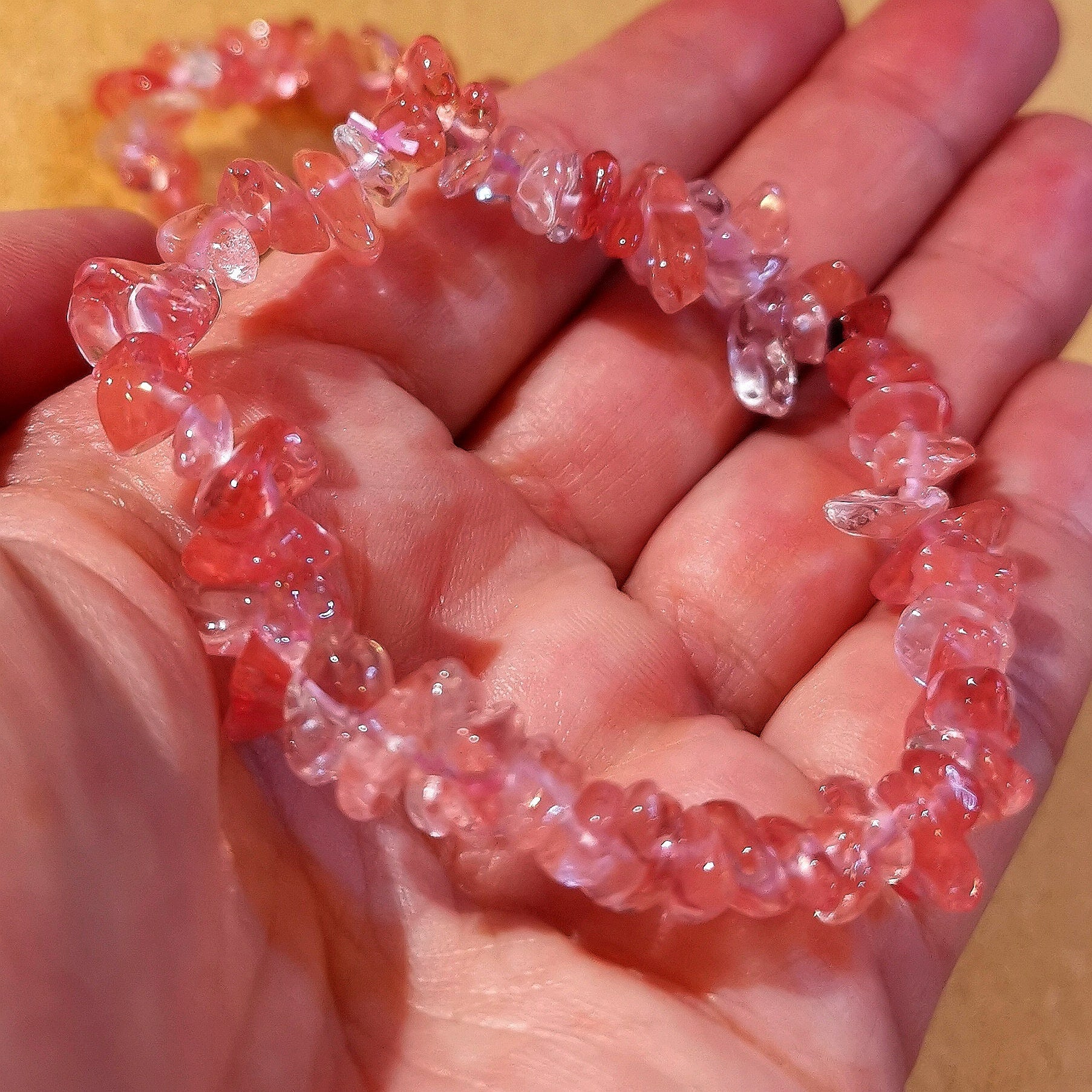 Kopie von Erdbeerquarz Edelstein Splittersteine Armband 16 cm, Glücksarmbändchen Karma Schmuck, geweiht - Fröhlichkeit
