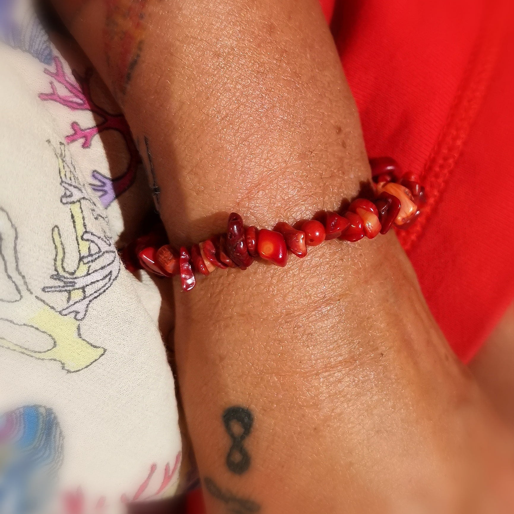 Korallen Bambuskoralle Armband, Chakra Heilstein Kraft, Karma Edelsteine geweiht, Wurzelchakra: Lebensenergie und Wille