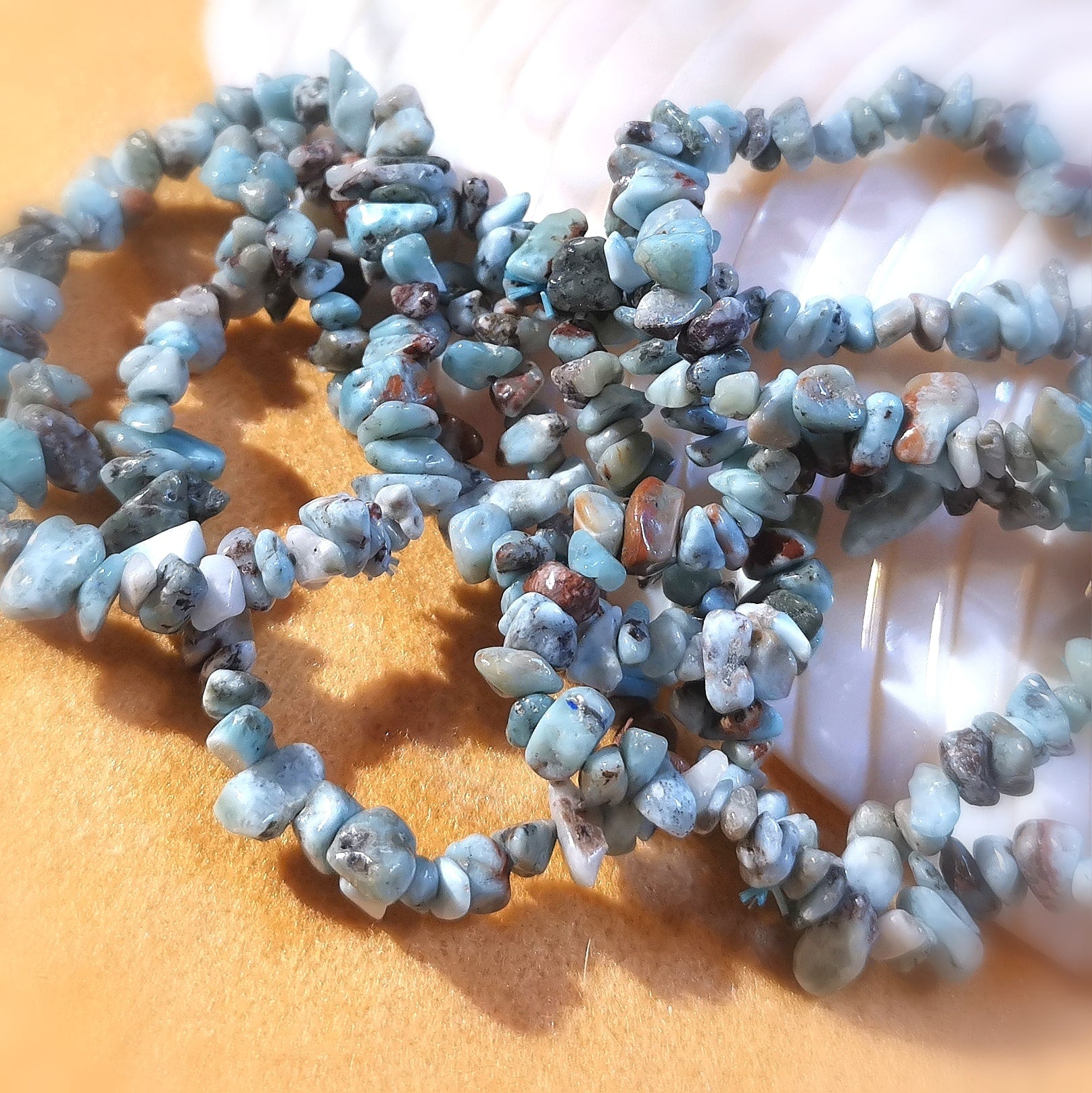 Larimar Heilstein Edelstein Armband Freiform, Leichtigkeit und Freiheit