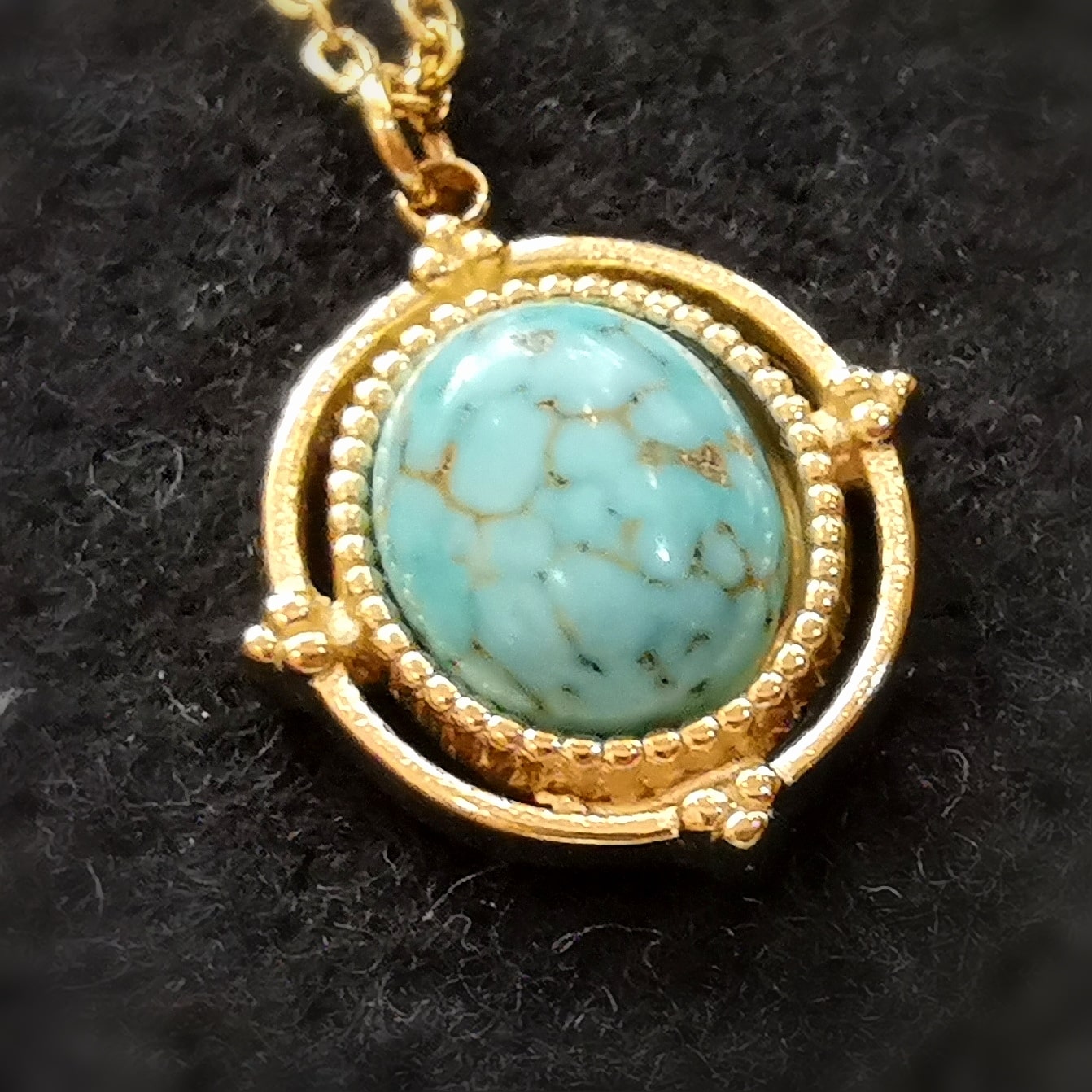 Howlith Türkis Edelstein Heilstein Kette, Boho Gold Karma Schmuck geweiht, Freiheit