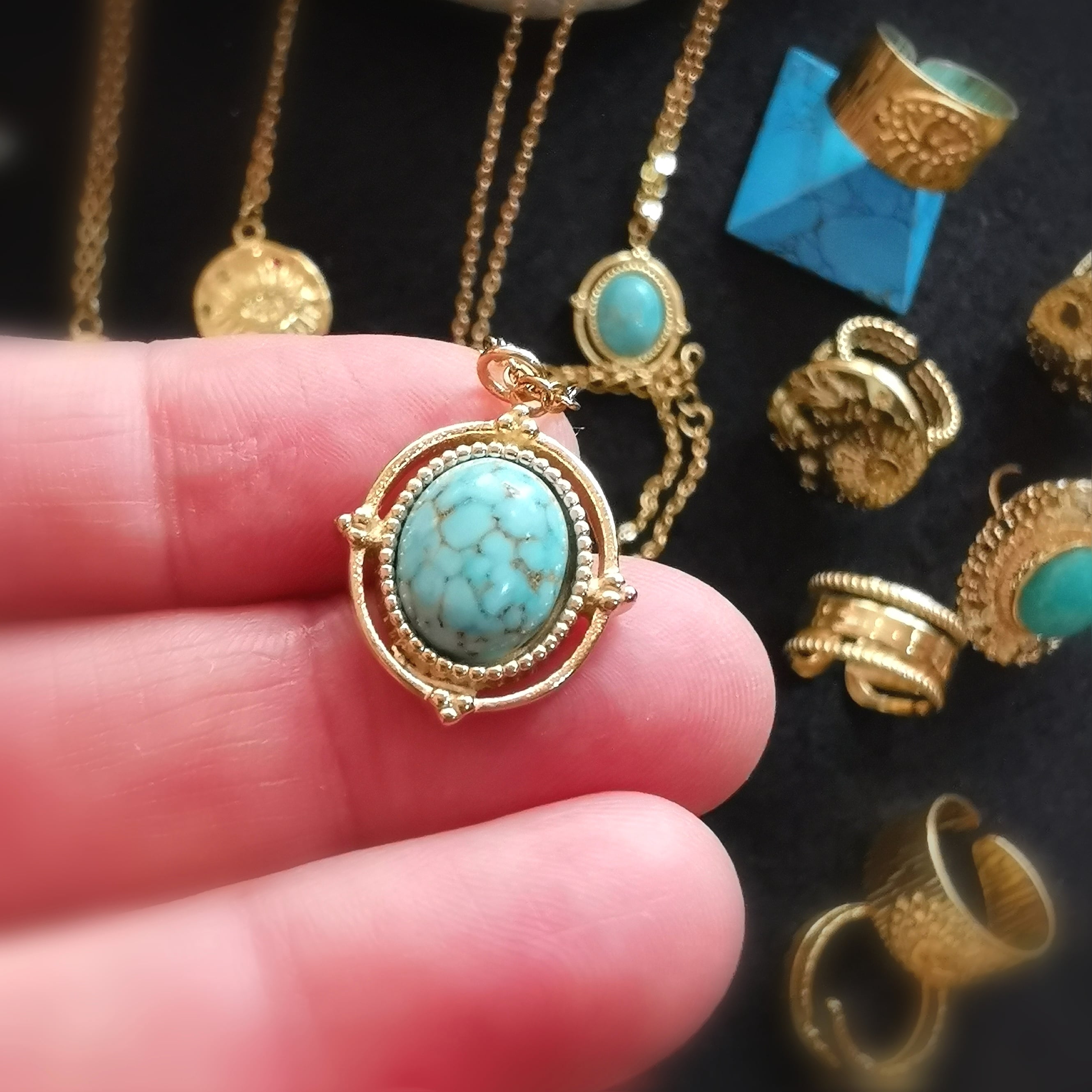 Howlith Türkis Edelstein Heilstein Kette, Boho Gold Karma Schmuck geweiht, Freiheit