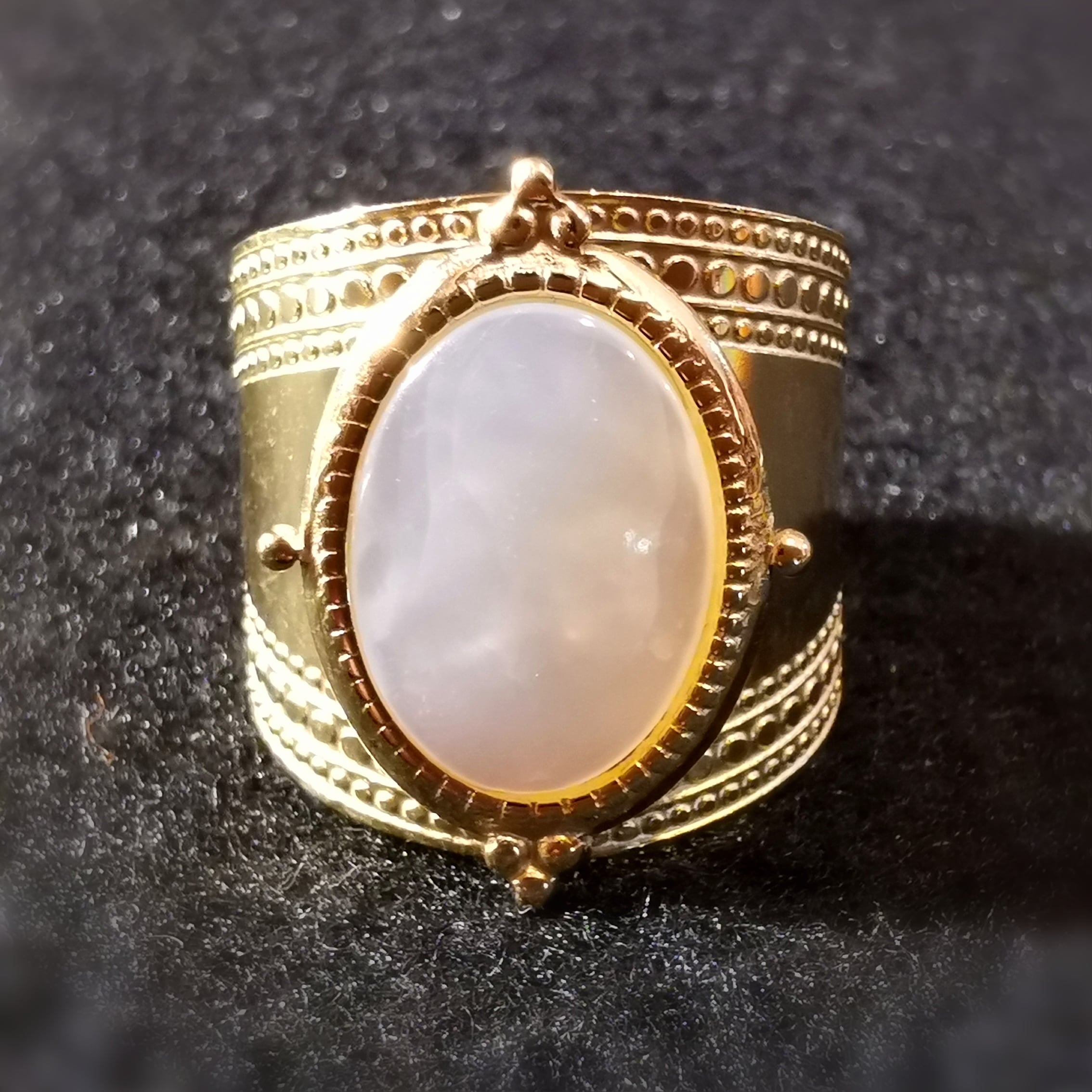 Perlmutt Muschel Ring, Boho Gold Karma Schmuck geweiht, Frische und Leichtigkeit