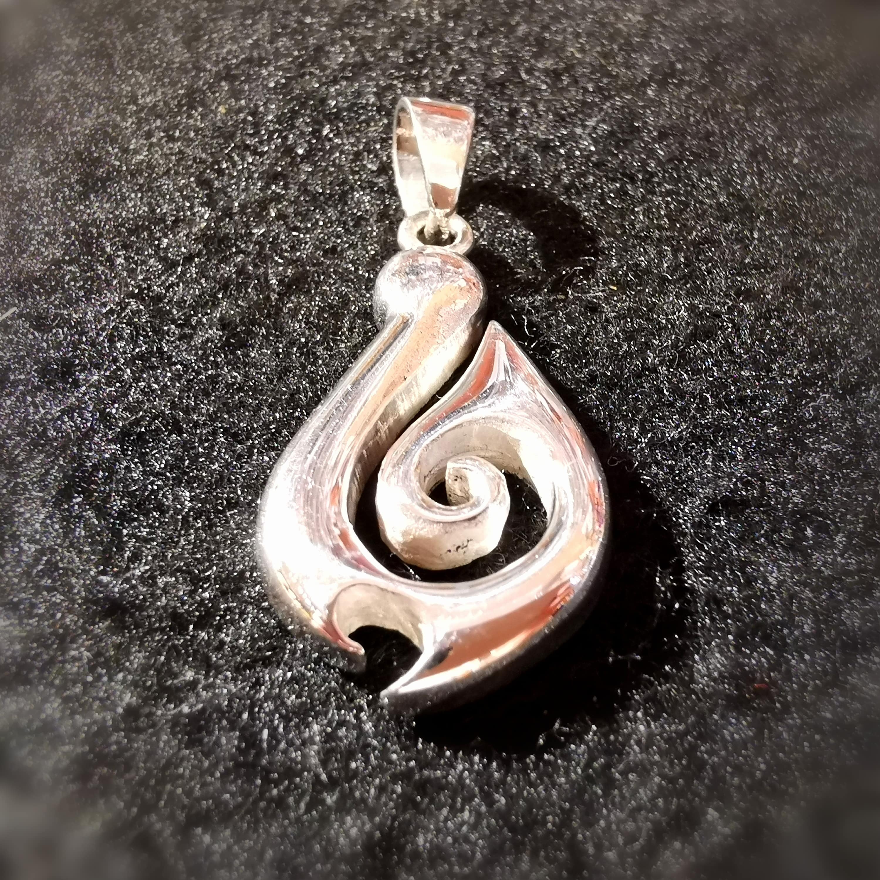 HEI MATAU Angelhaken Maori Talisman Glücksbringer Anhänger Sterlingsilber